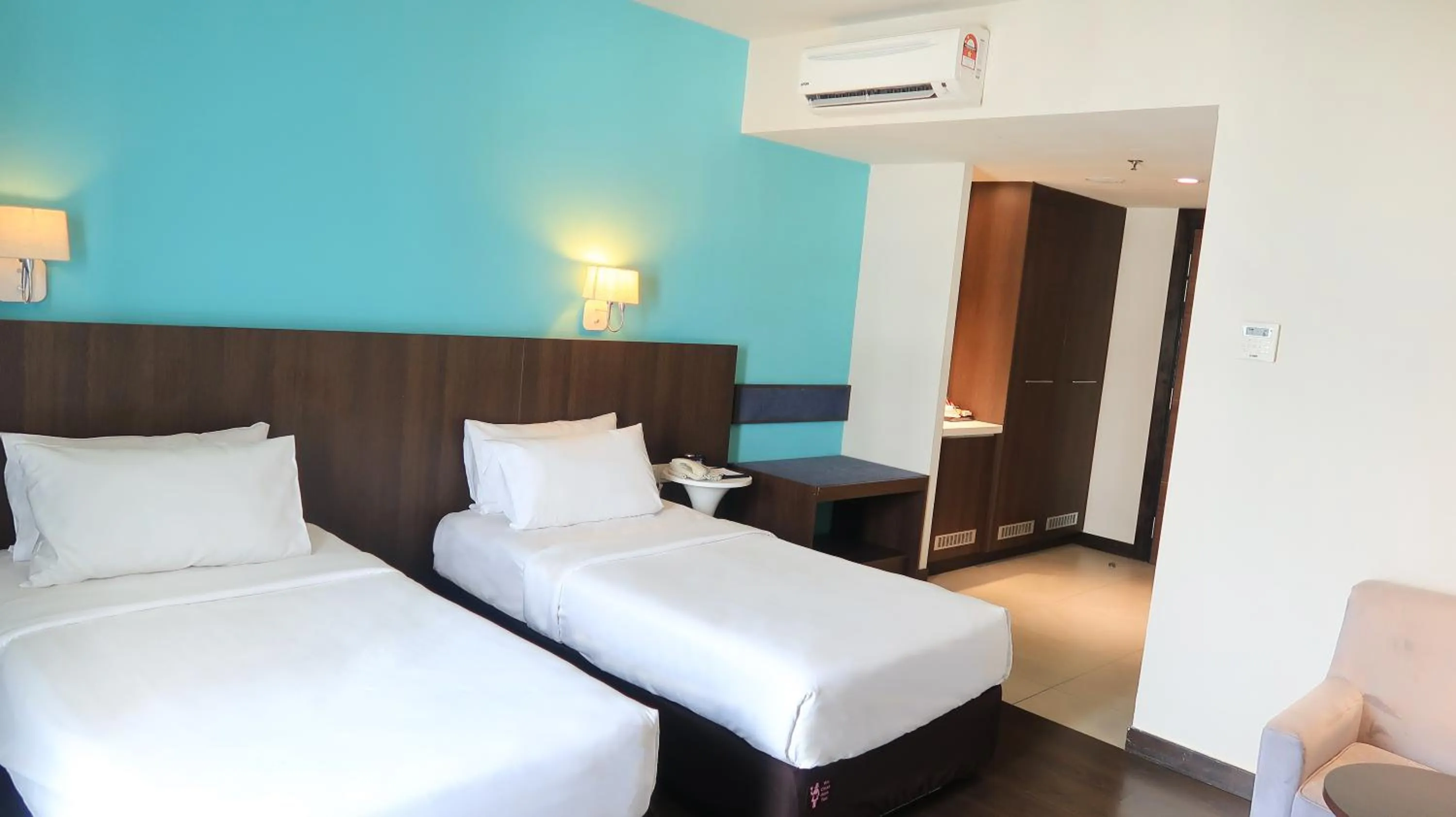 Bed in Wyndham Garden i-City Shah Alam