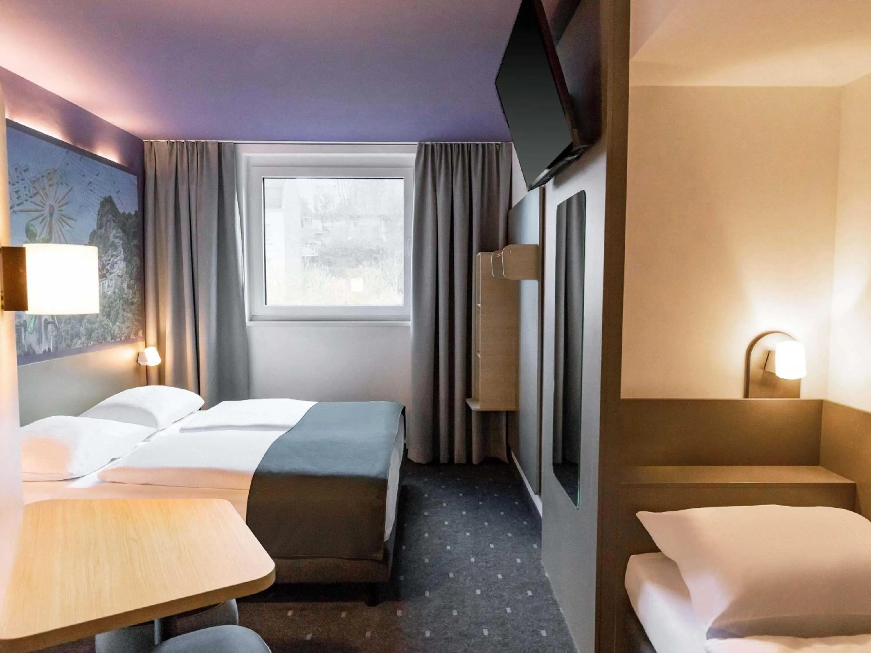 Photo of the whole room, Bed in B&B HOTEL Idar-Oberstein