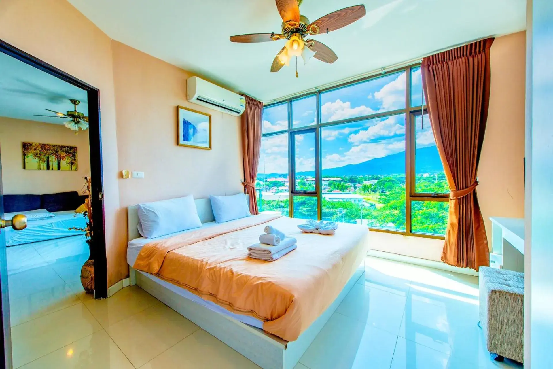 Luxury Two-Bedroom Apartment in Tree Boutique Resort Luxury Two-Bedroom Apartment in Tree Boutique Resort