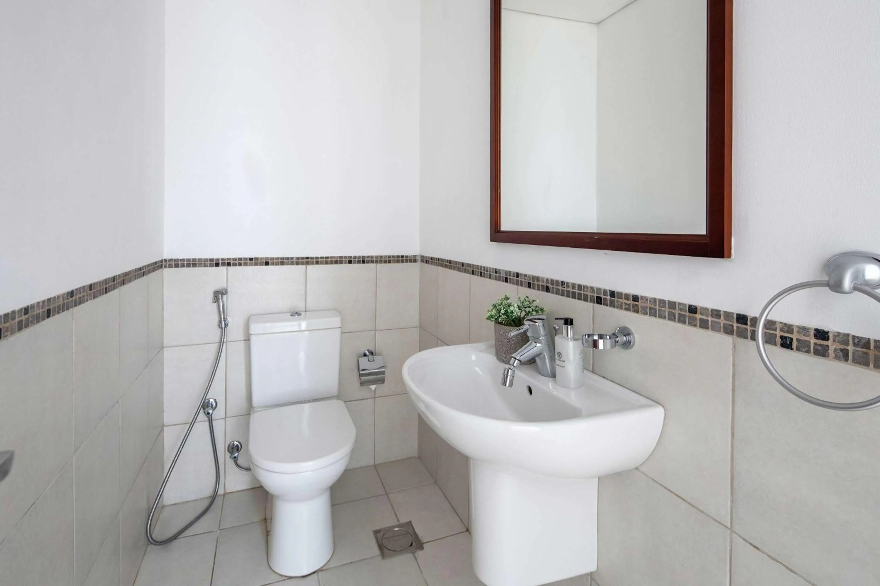 Bathroom in Frank Porter - Arno A