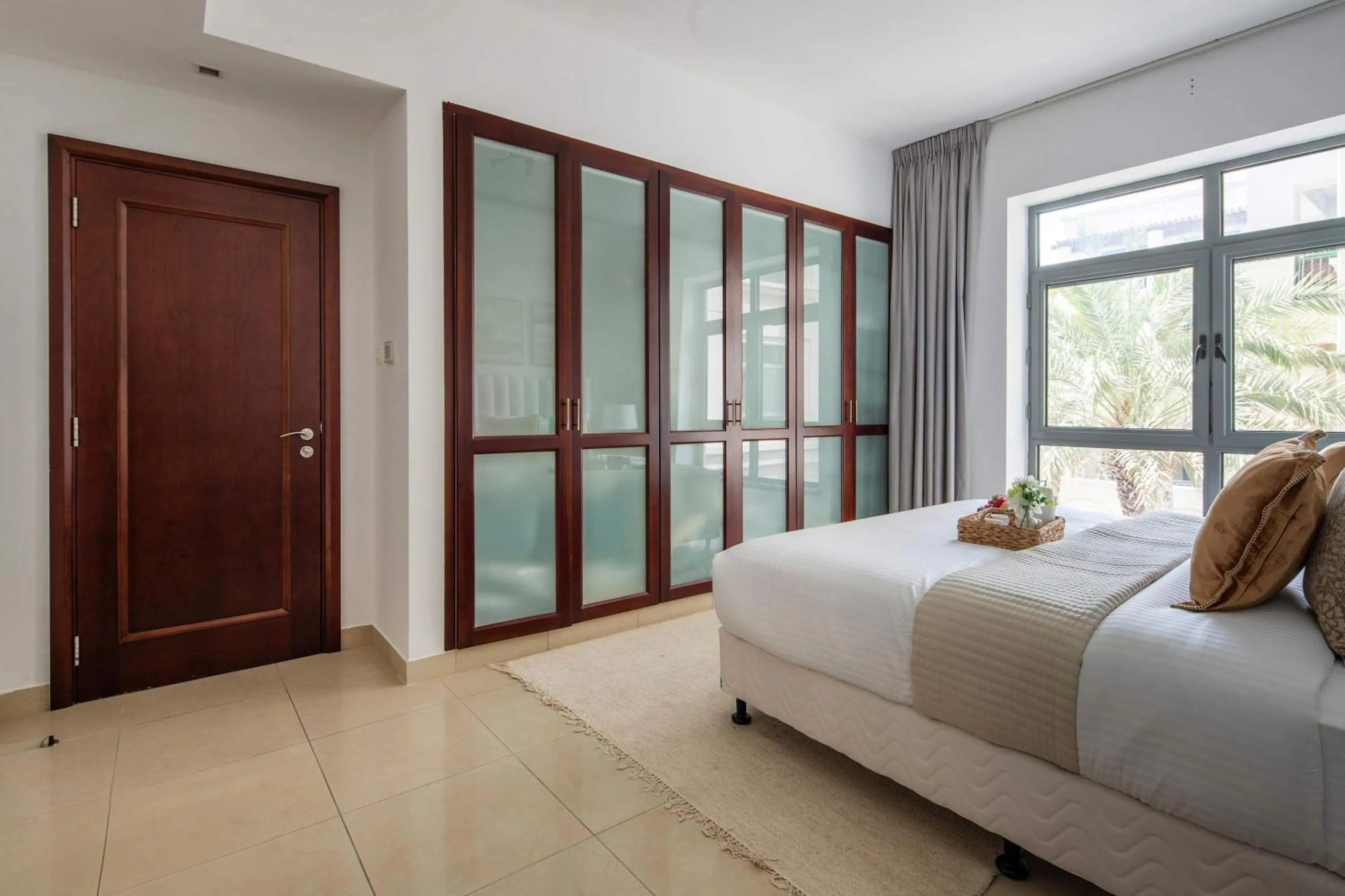 Bedroom, Bed in Frank Porter - Arno A