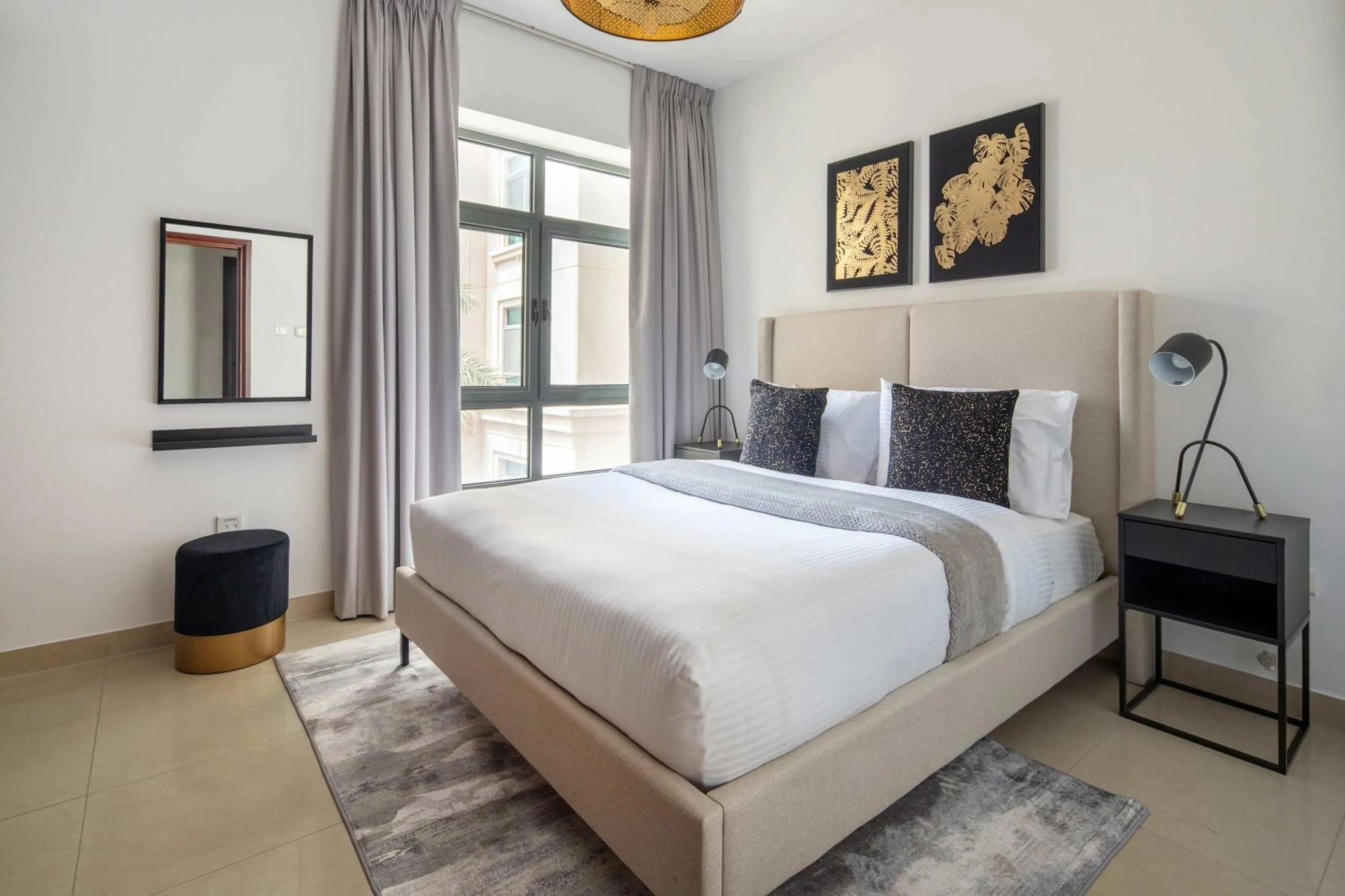 Bedroom, Bed in Frank Porter - Arno A