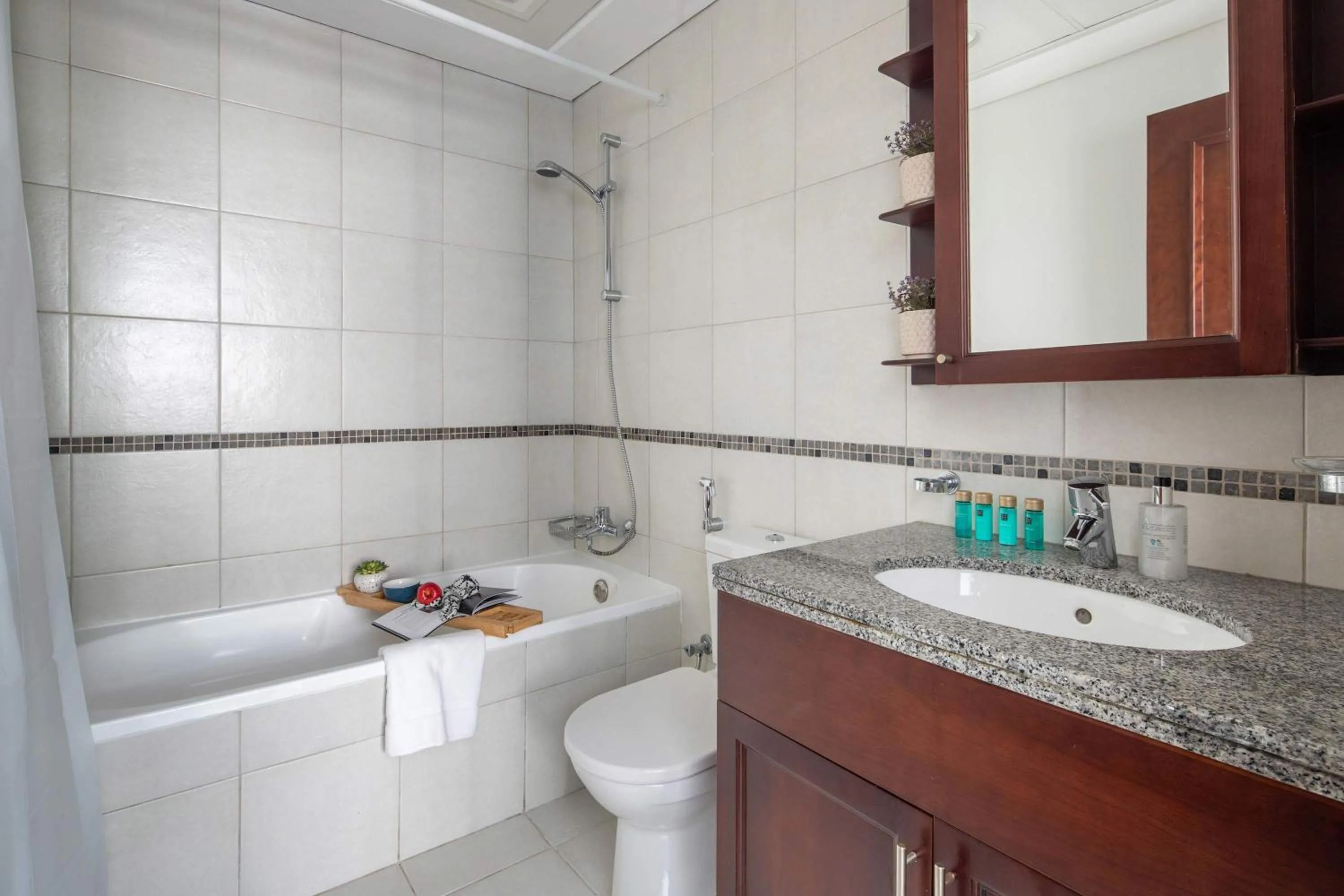 Bathroom in Frank Porter - Arno A