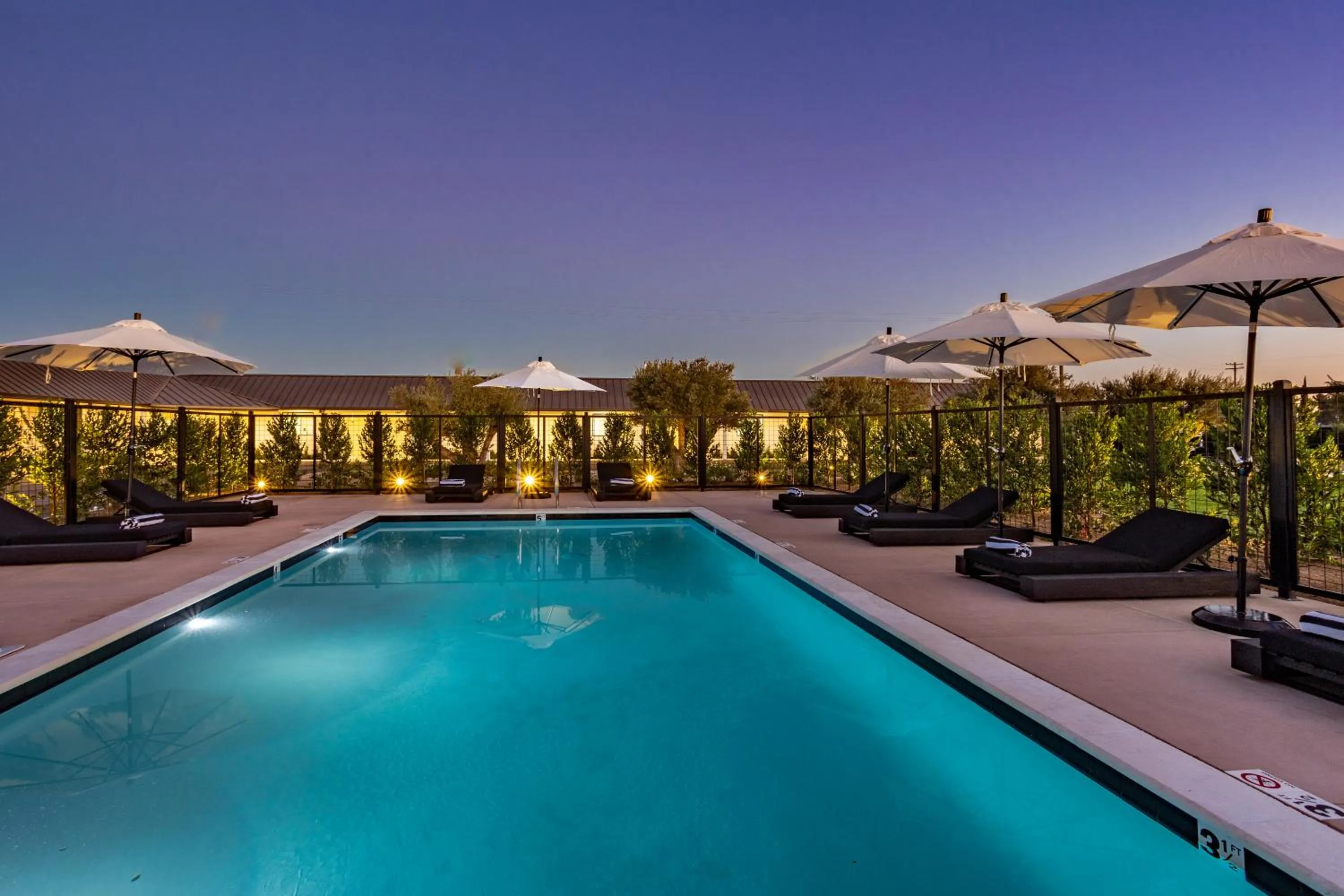 Swimming pool in Hotel Bayit