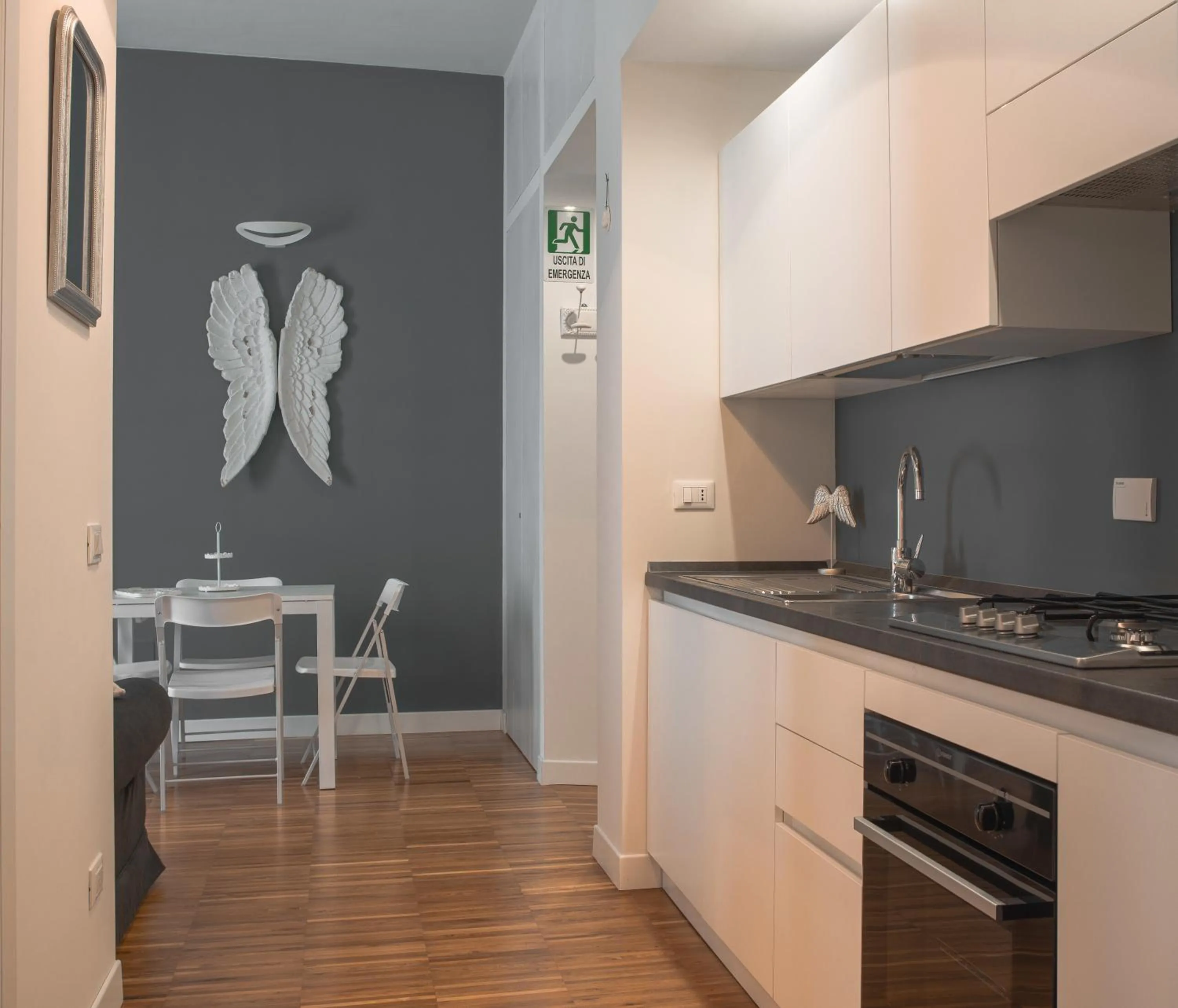Kitchen or kitchenette in Vatican Angels Casa Vacanze