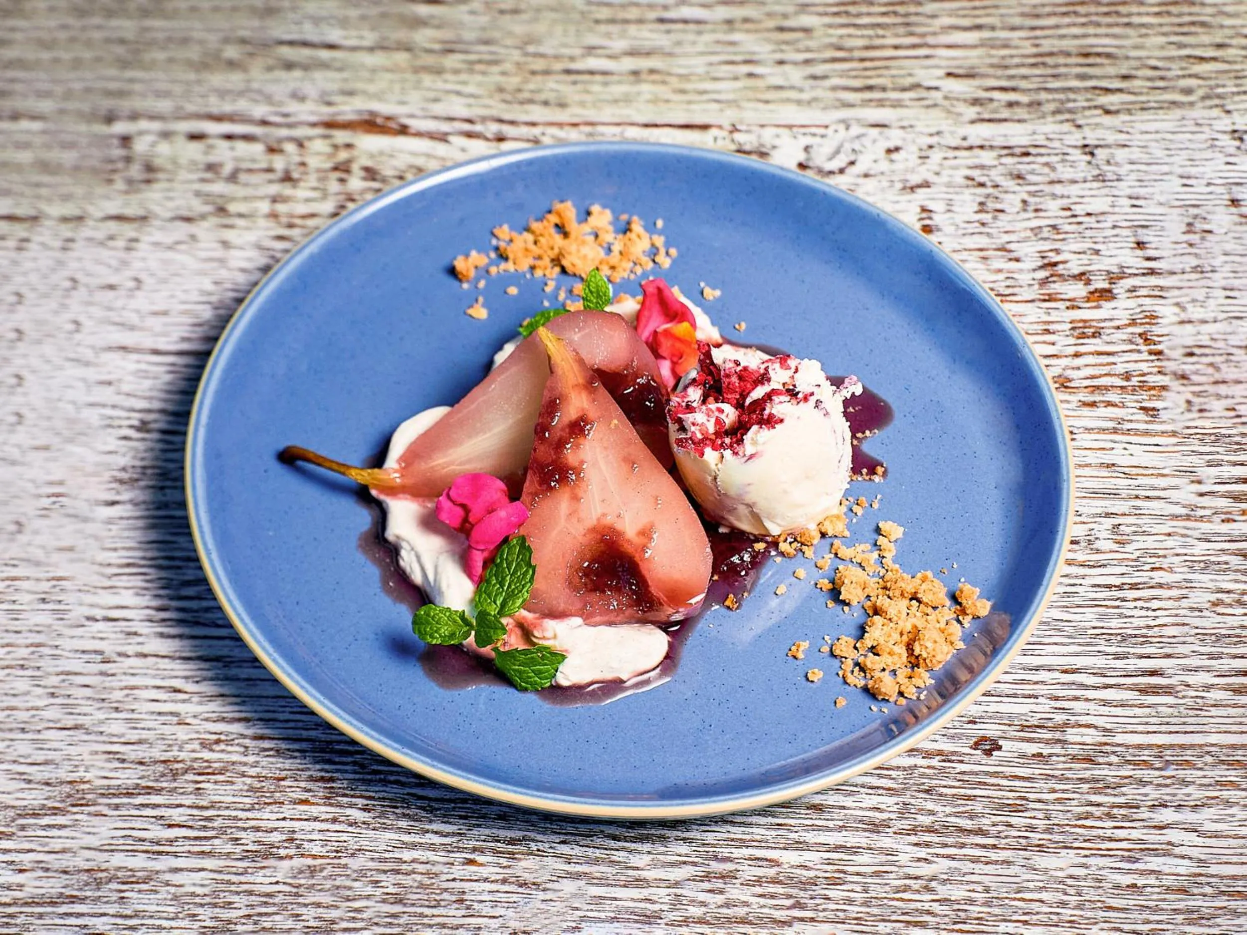 Restaurant/places to eat in Hotel Victoria