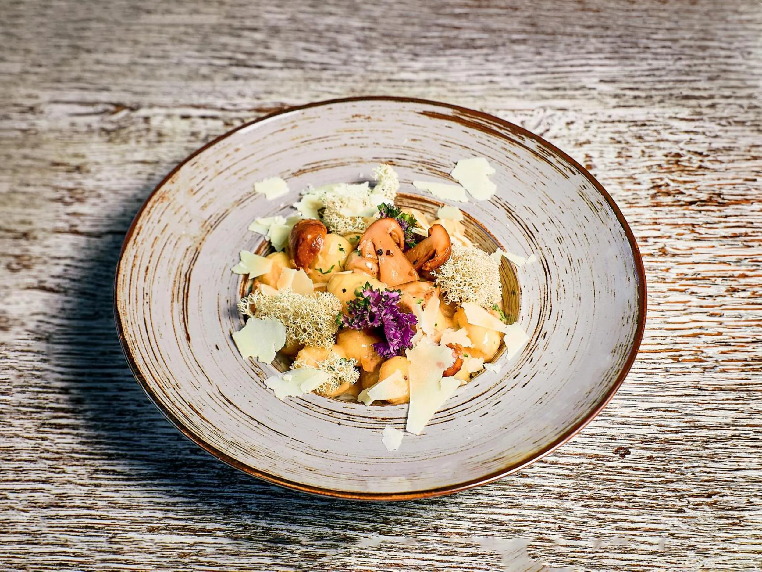 Restaurant/places to eat in Hotel Victoria