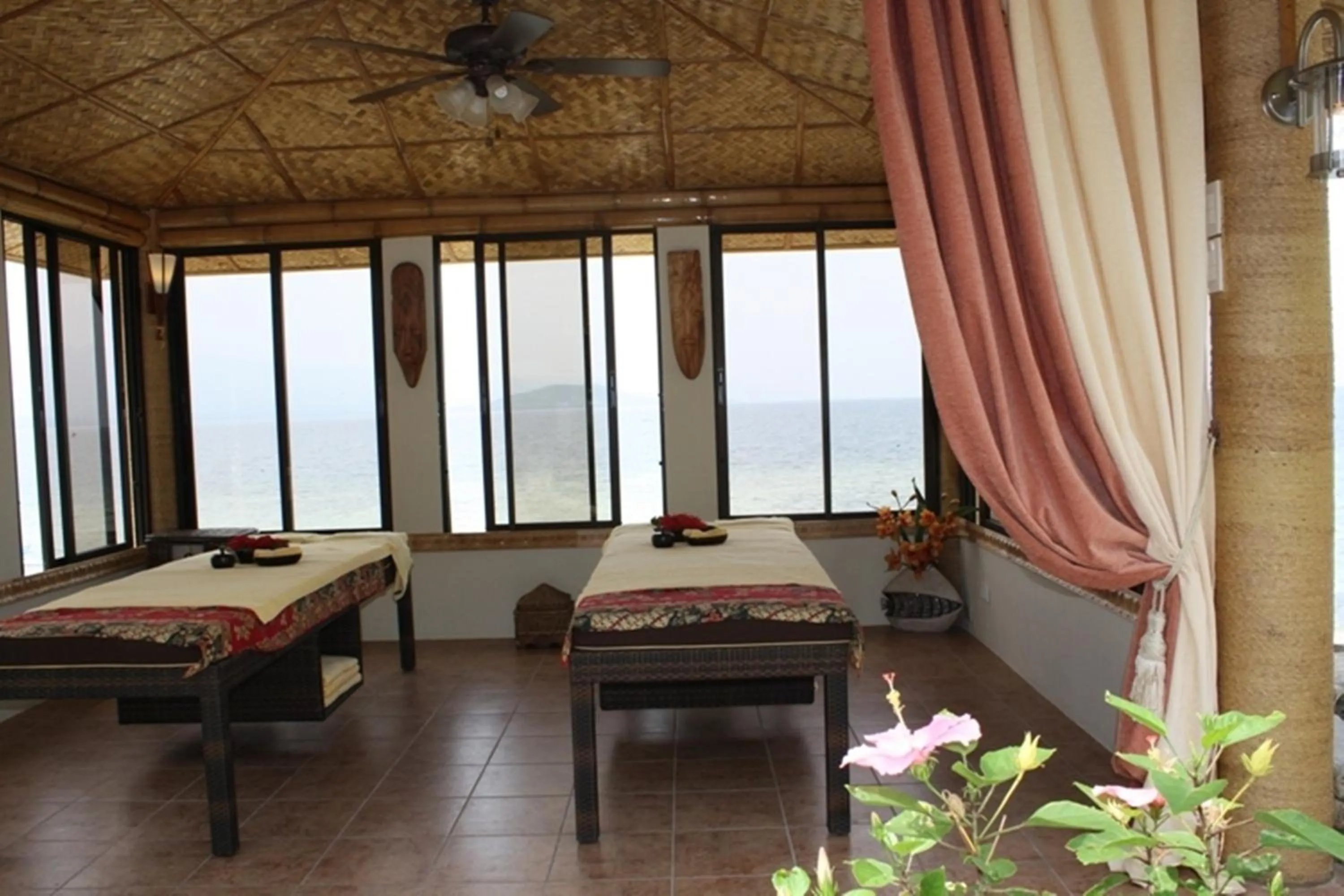 Spa and wellness centre/facilities, Bed in Magic Island Dive Resort