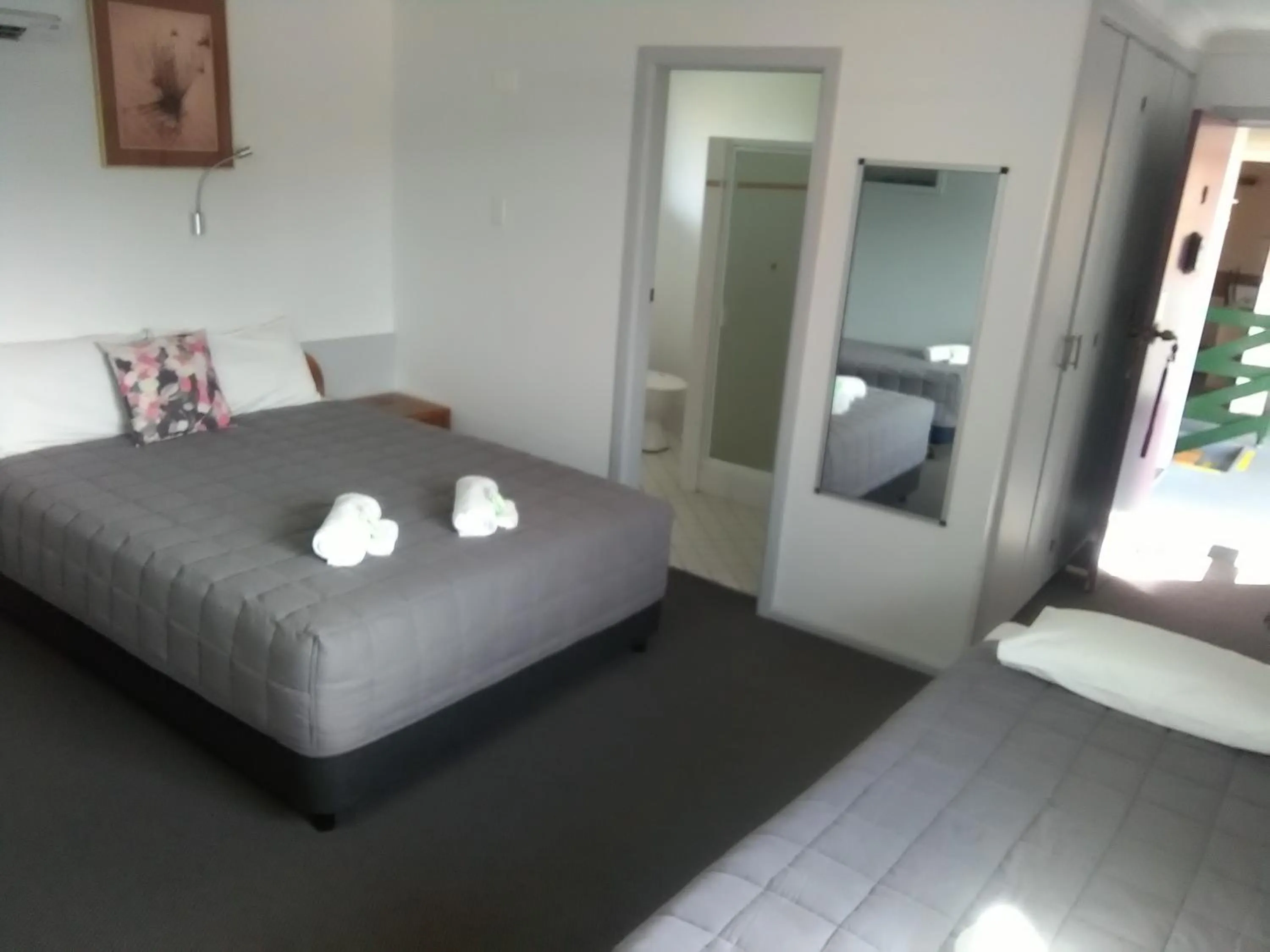 Photo of the whole room, Bed in Civic Motel Grafton