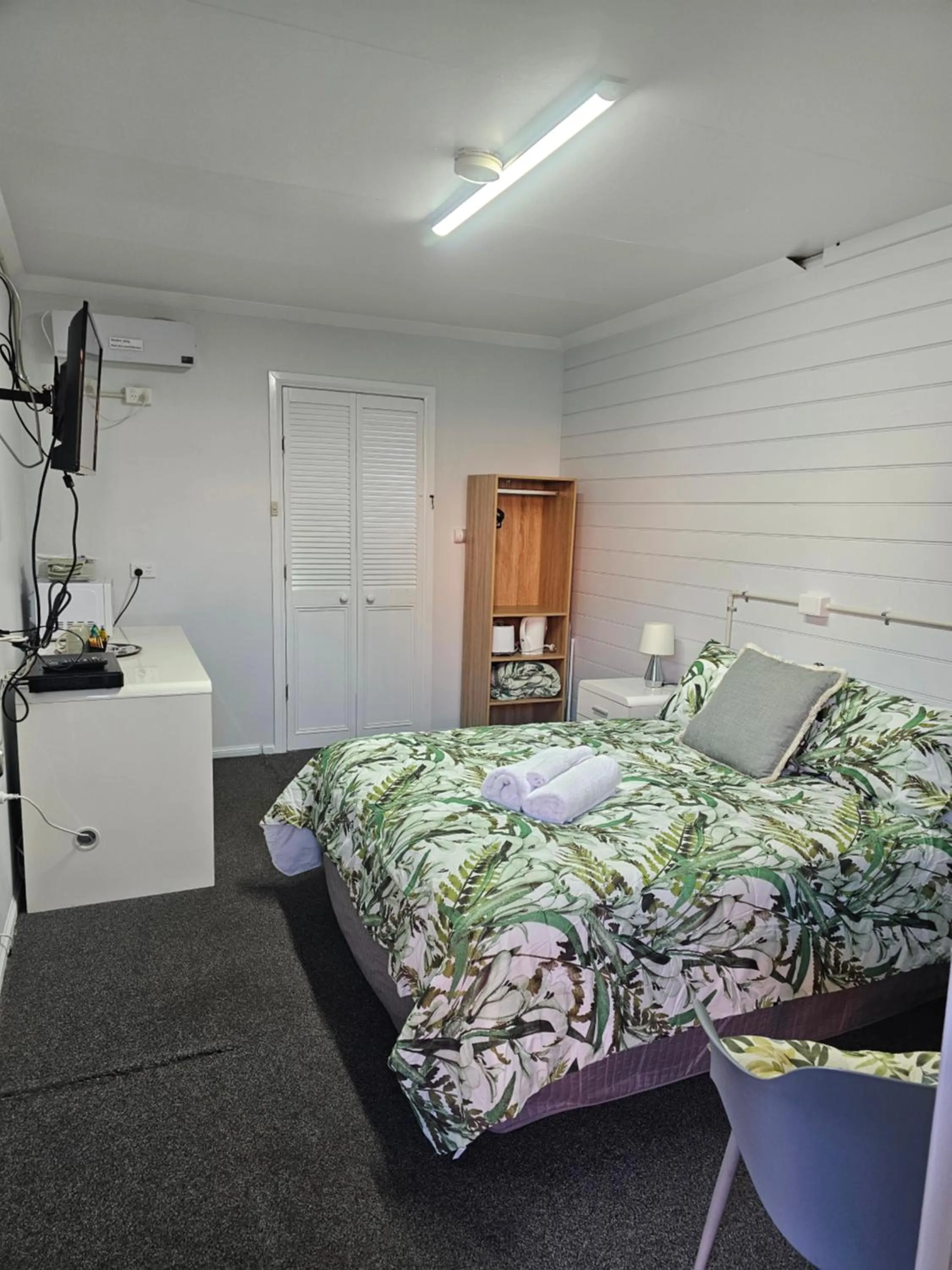 Photo of the whole room, Bed in Civic Motel Grafton