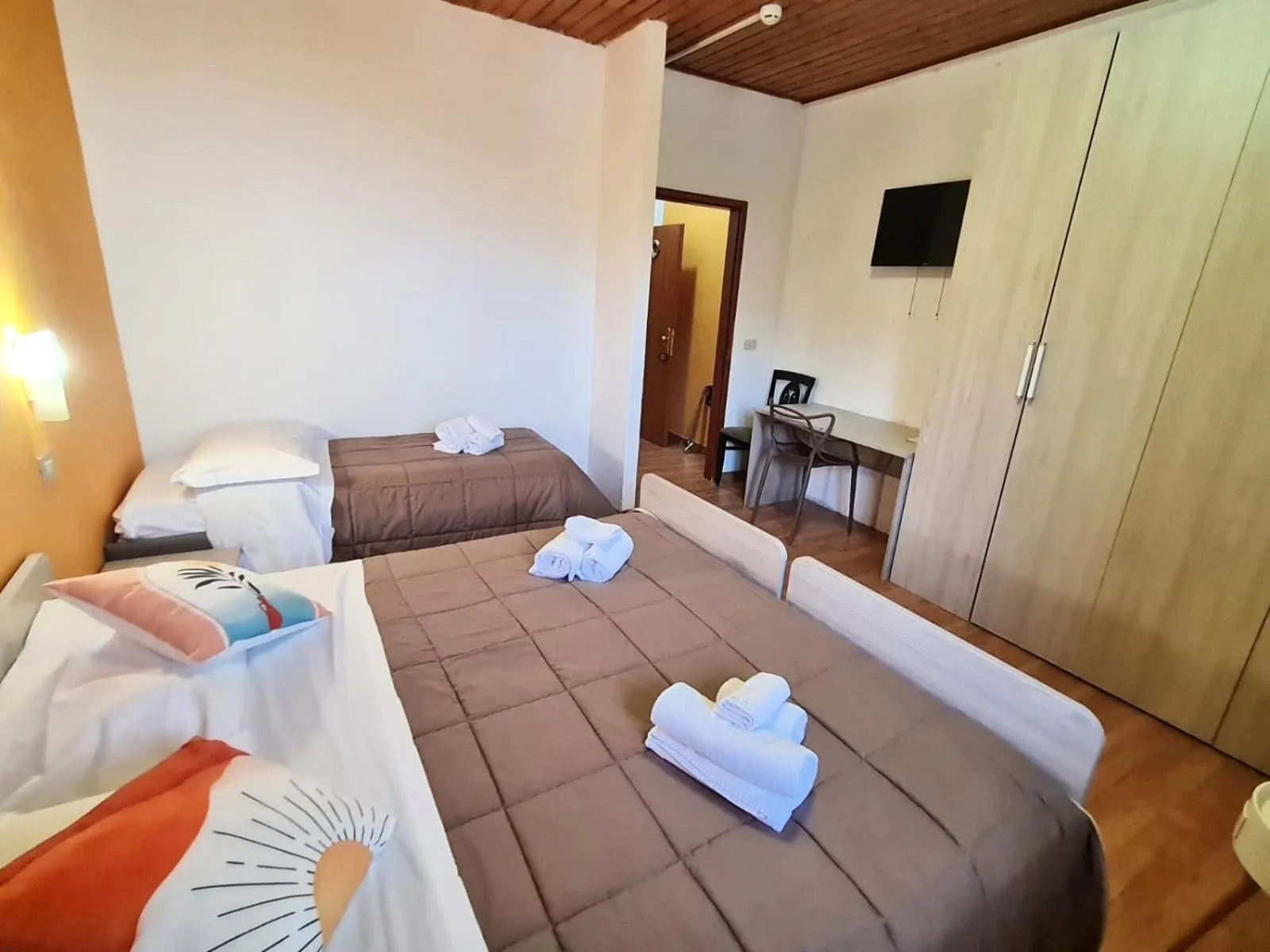 Bed in Excelsior Hotel Cimone LowCost