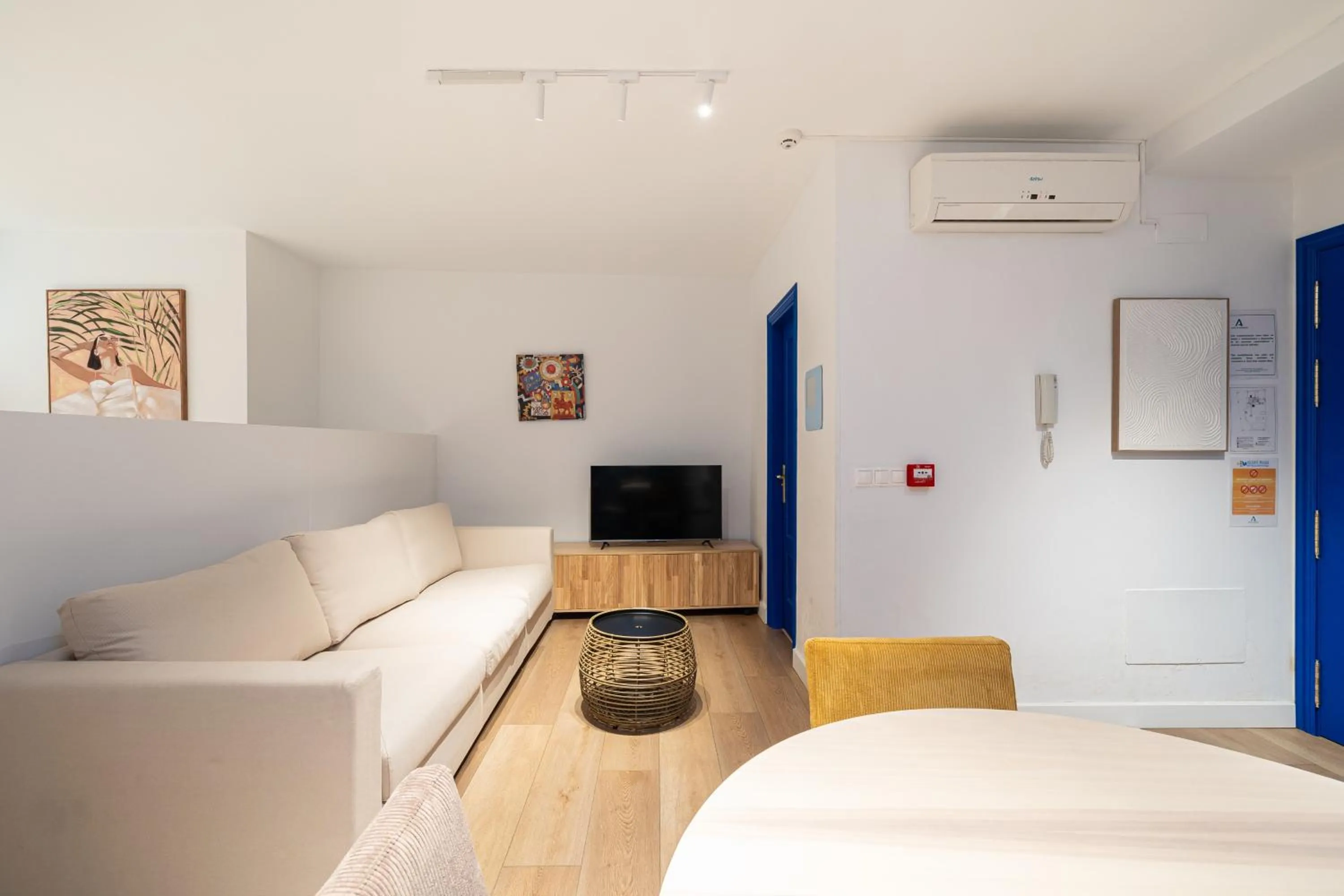 Photo of the whole room, Bed in Holidays2Malaga Studios Juan de Mena