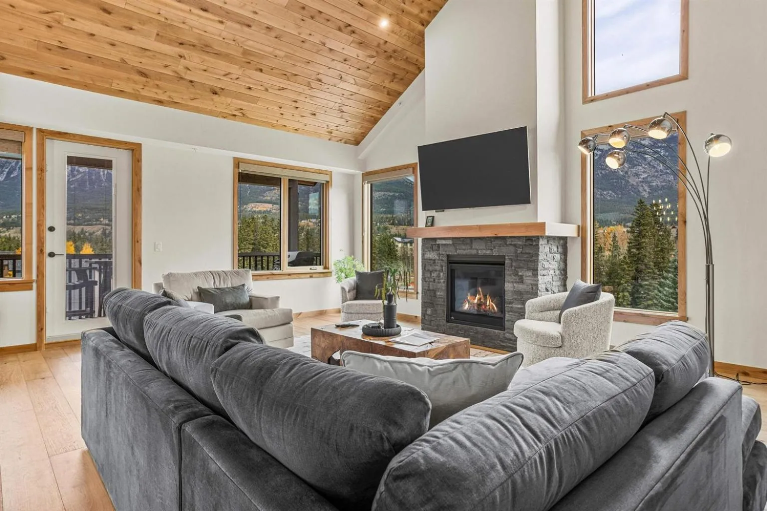 Mountain Dreams Penthouse Hot Tub & Panoramic Views New in Spring Creek