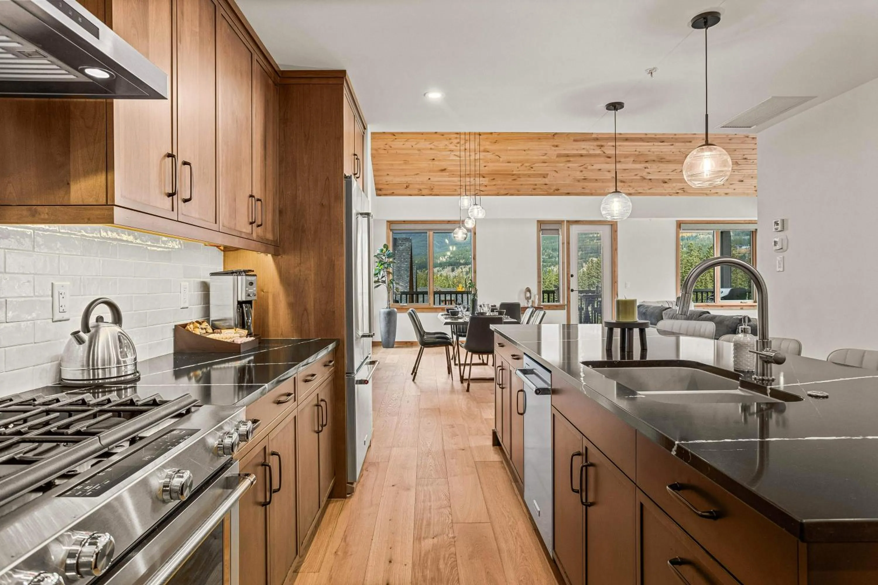 Kitchen or kitchenette in Mountain Dreams Penthouse Hot Tub & Panoramic Views New in Spring Creek