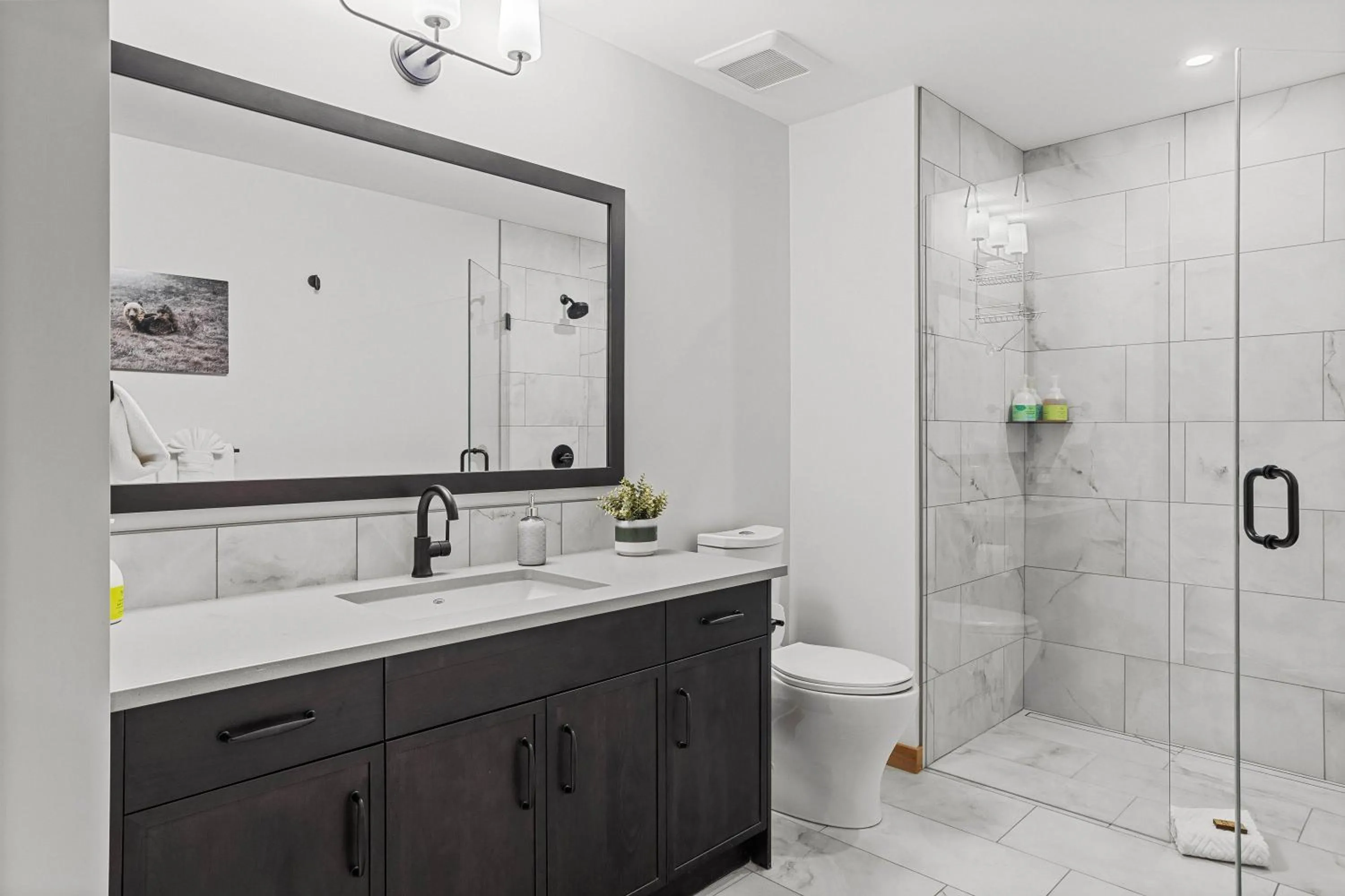 Shower in Mountain Dreams Penthouse Hot Tub & Panoramic Views New in Spring Creek