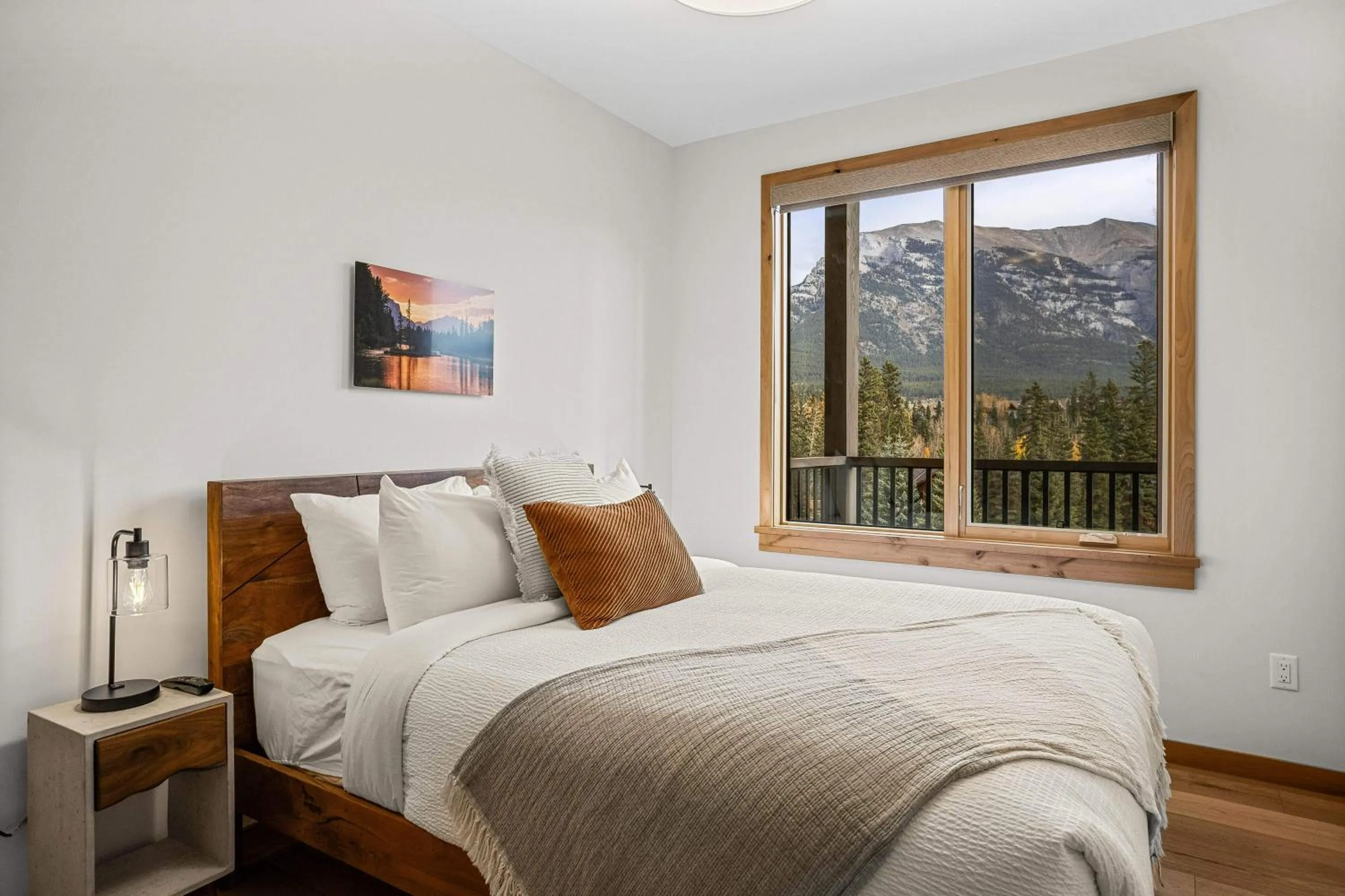 Bed in Mountain Dreams Penthouse Hot Tub & Panoramic Views New in Spring Creek