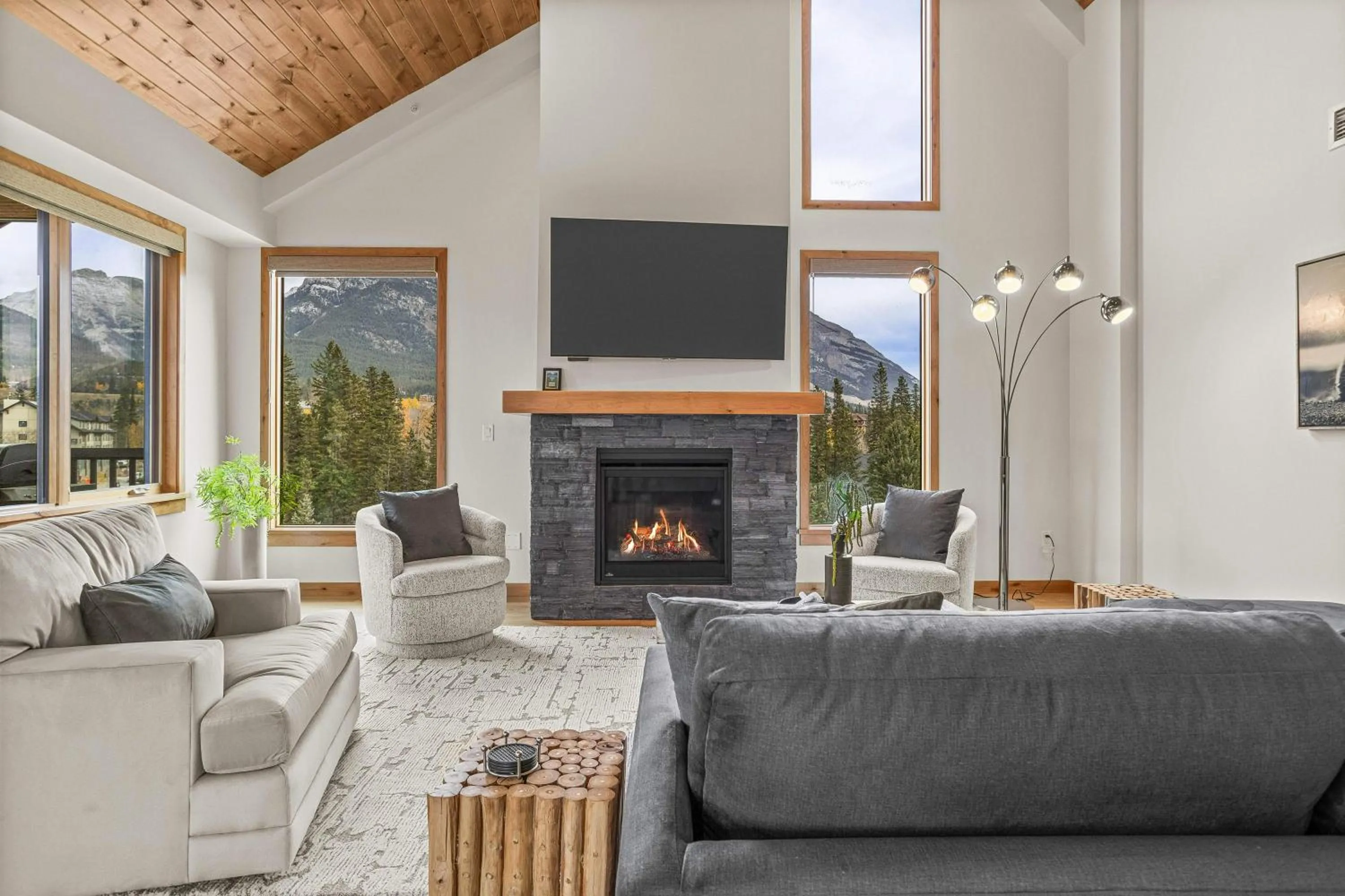 Natural landscape in Mountain Dreams Penthouse Hot Tub & Panoramic Views New in Spring Creek