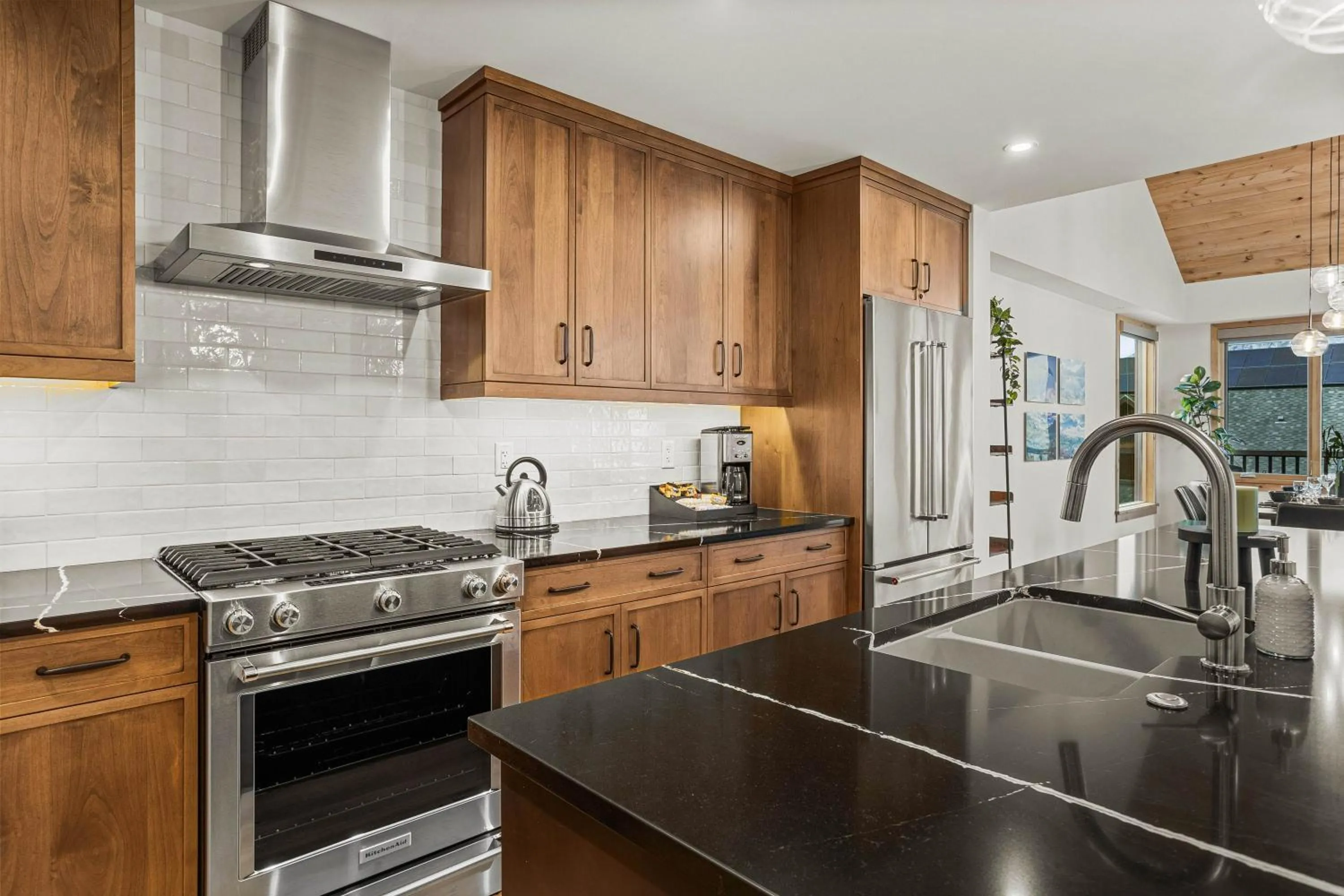 Kitchen or kitchenette in Mountain Dreams Penthouse Hot Tub & Panoramic Views New in Spring Creek