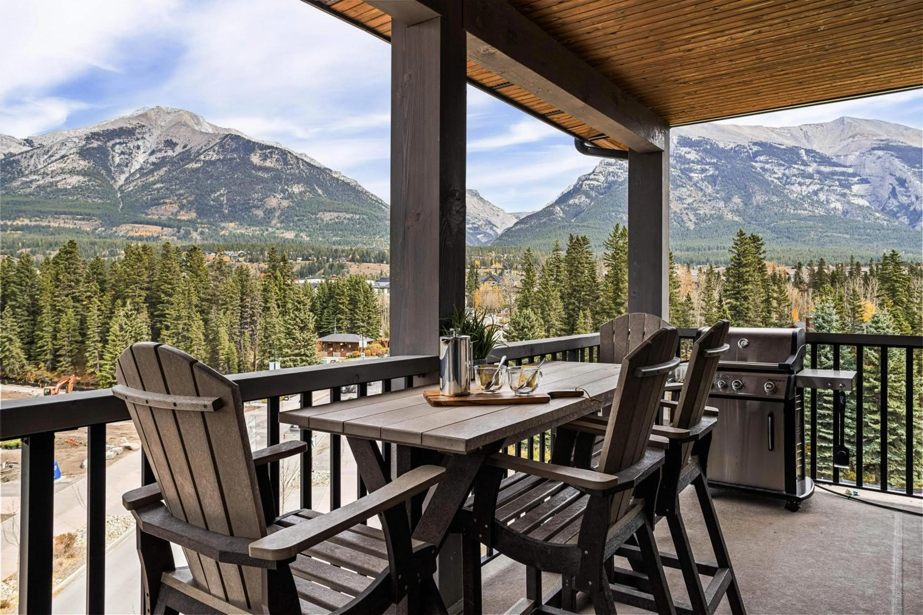 Patio in Mountain Dreams Penthouse Hot Tub & Panoramic Views New in Spring Creek