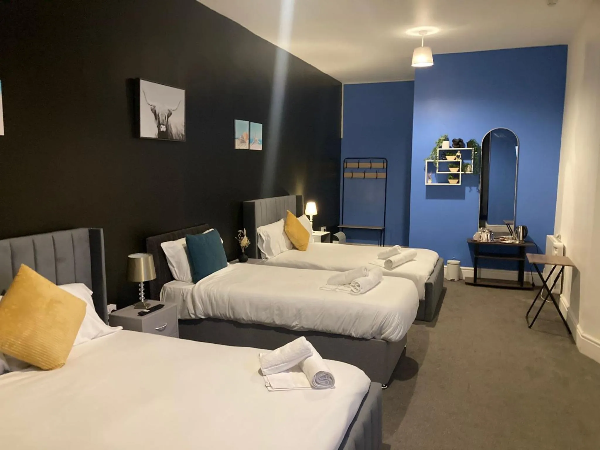 Bedroom, Bed in North Coast Hotel