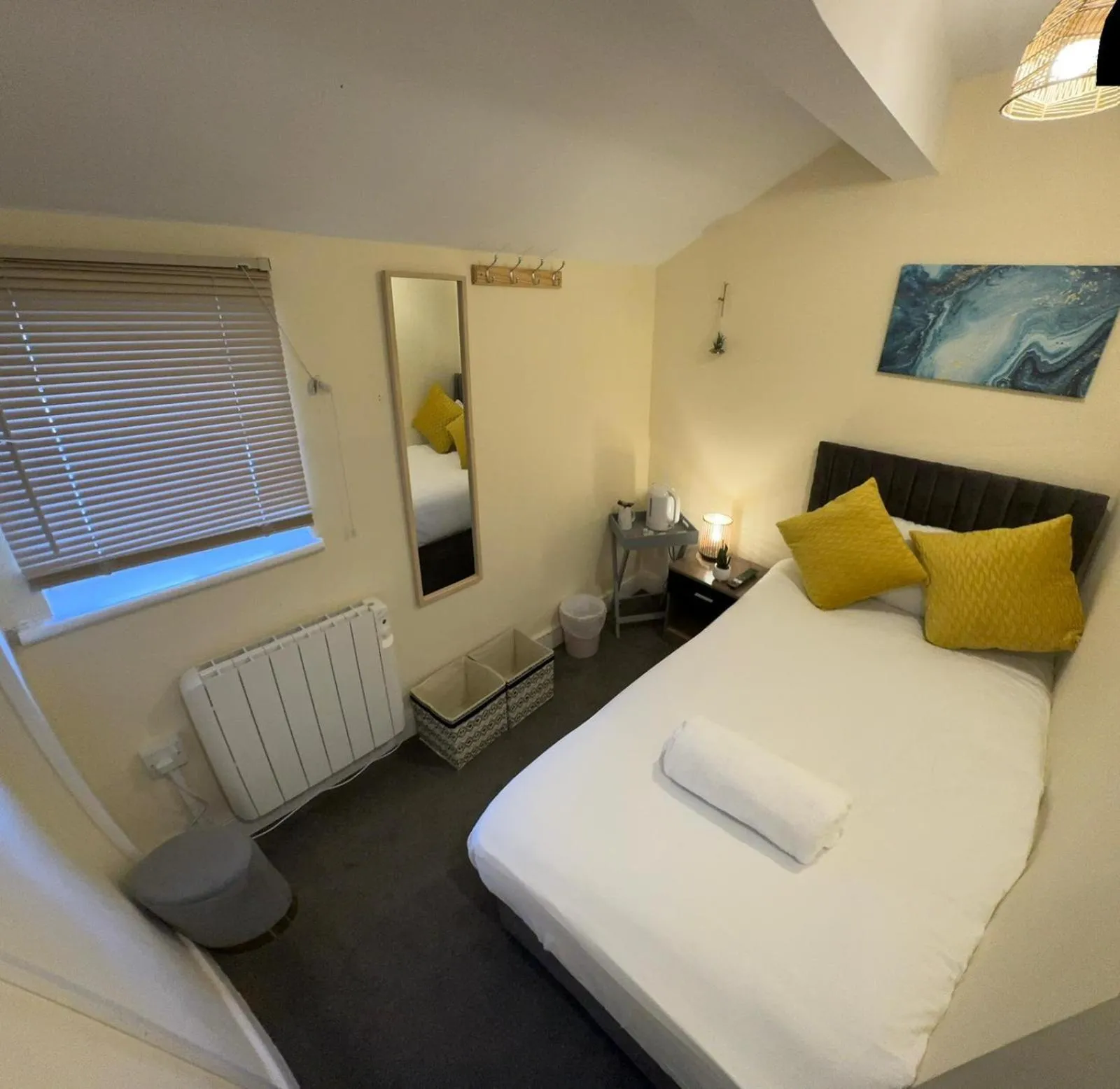 Bedroom, Bed in North Coast Hotel