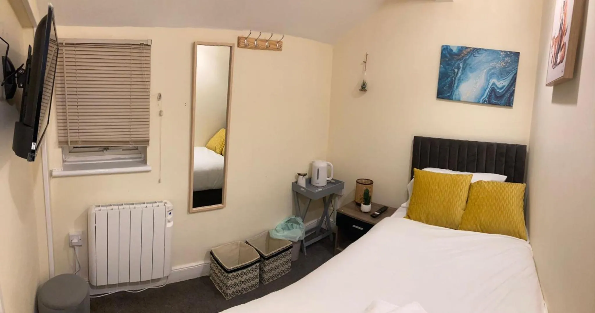 Bedroom, Bed in North Coast Hotel