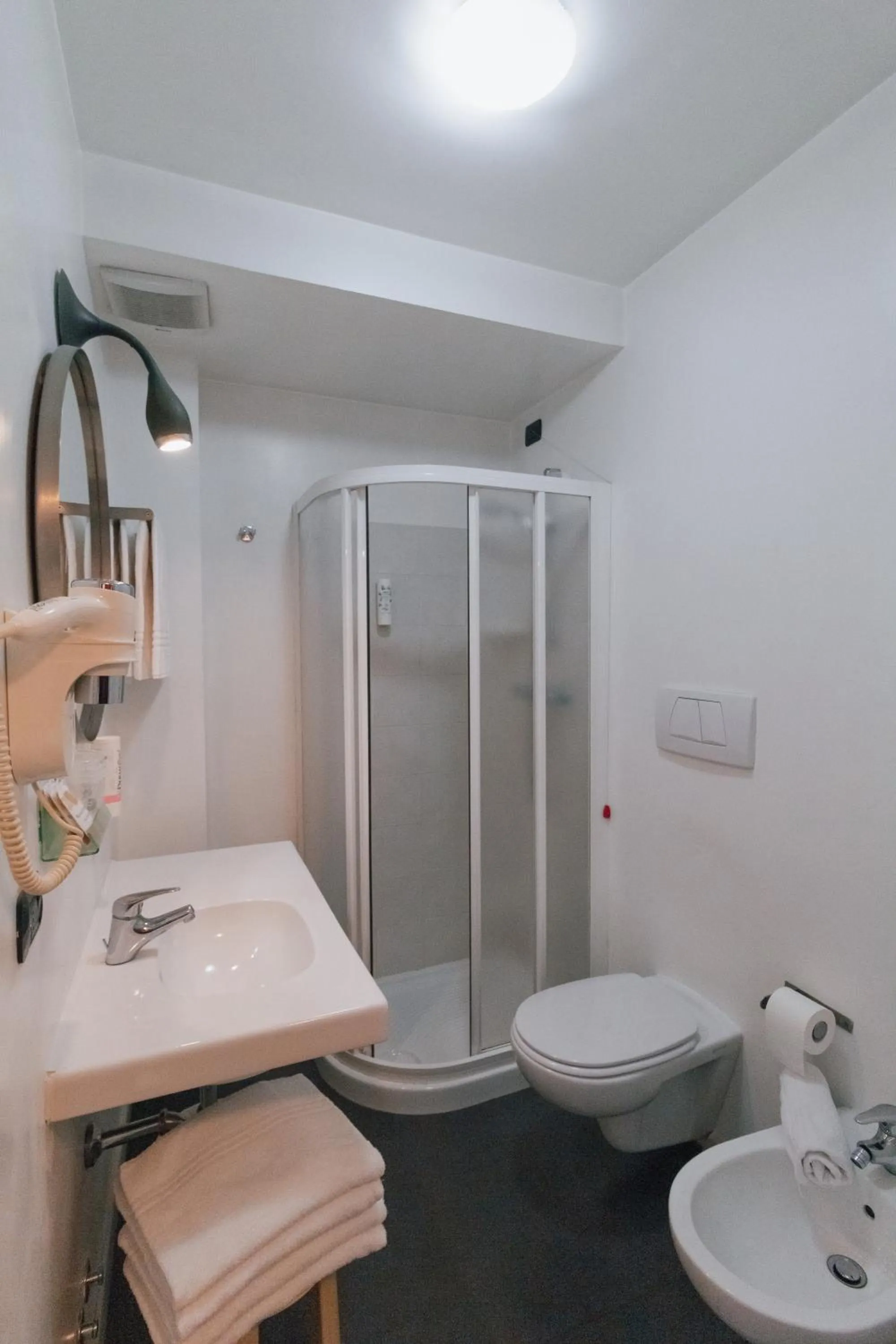 Shower in Hotel Gattopardo