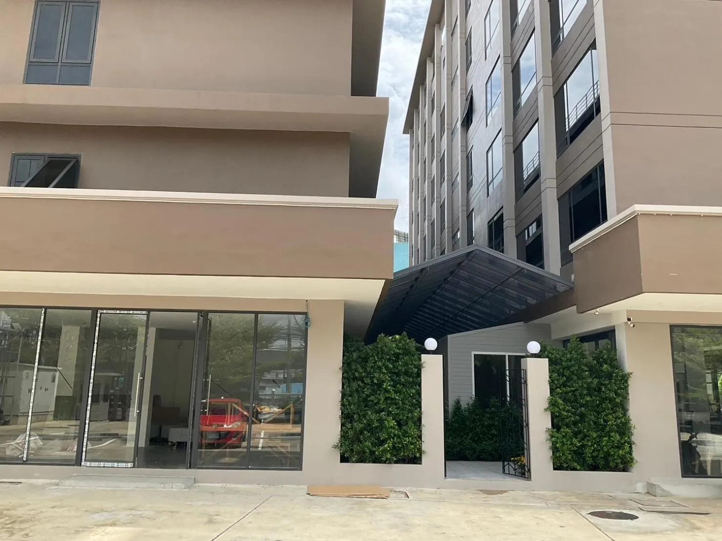 Property building in 35 Bow Hotel