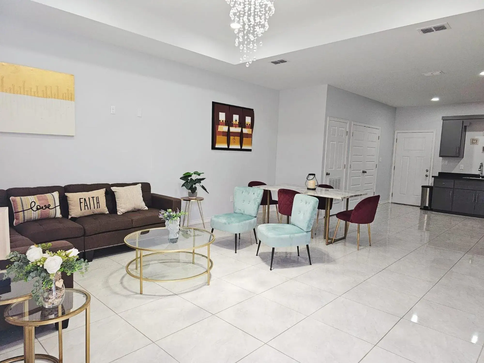 Apartment in Beautiful apartment 9 min to Mercedes outlets Apartment in Beautiful apartment 9 min to Mercedes outlets