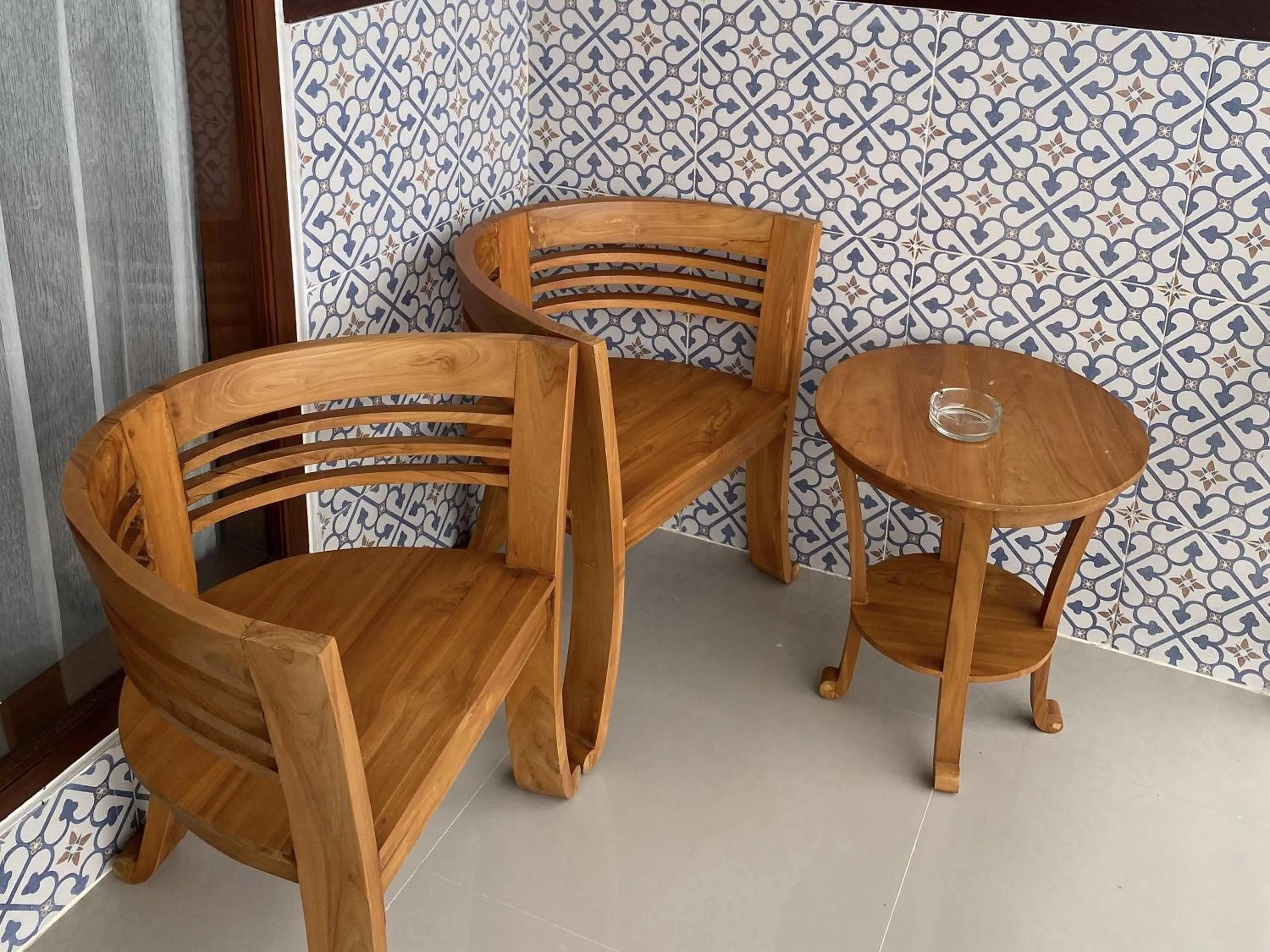 Seating area in Nivaluma