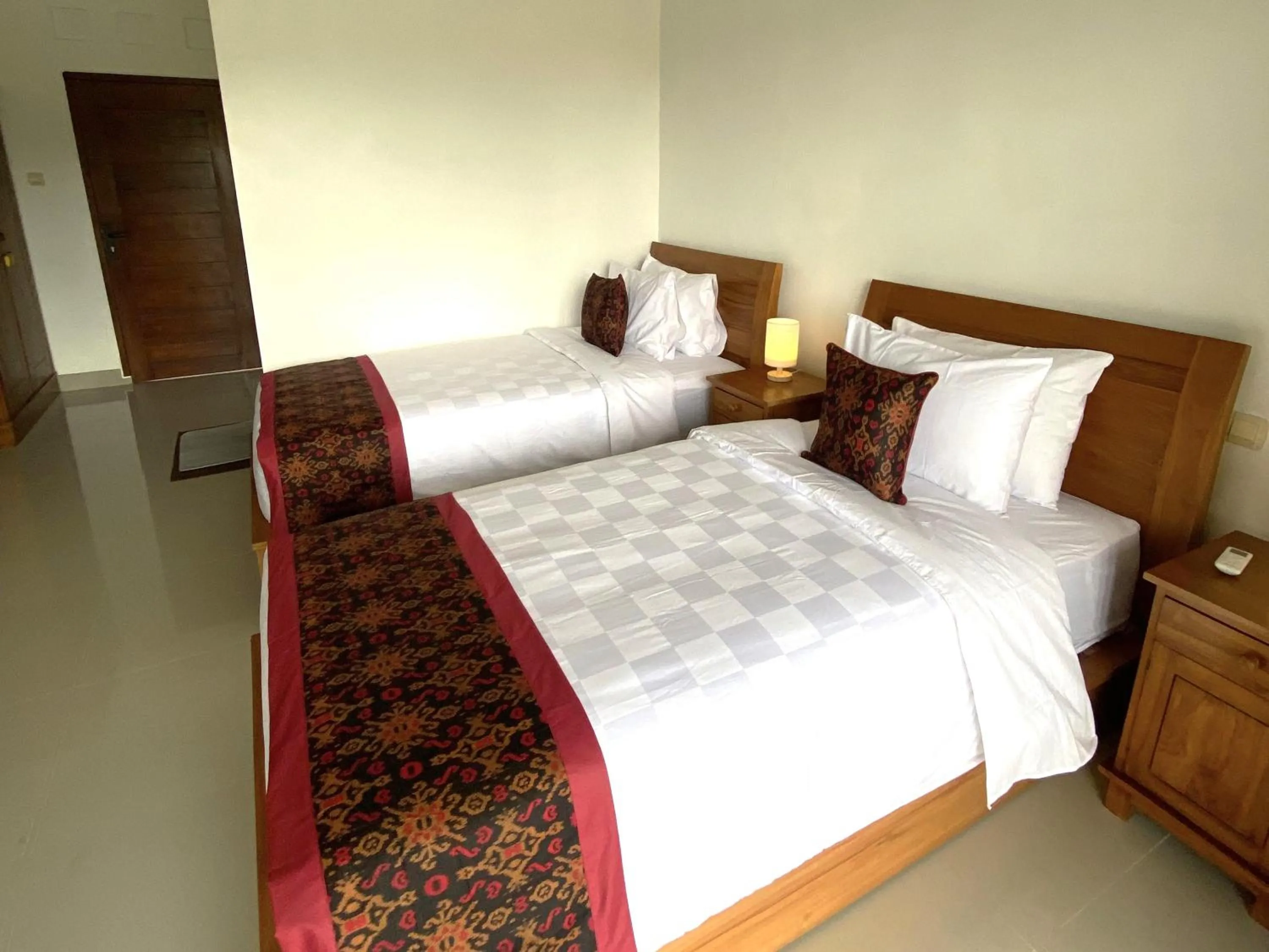 Bedroom, Bed in Nivaluma