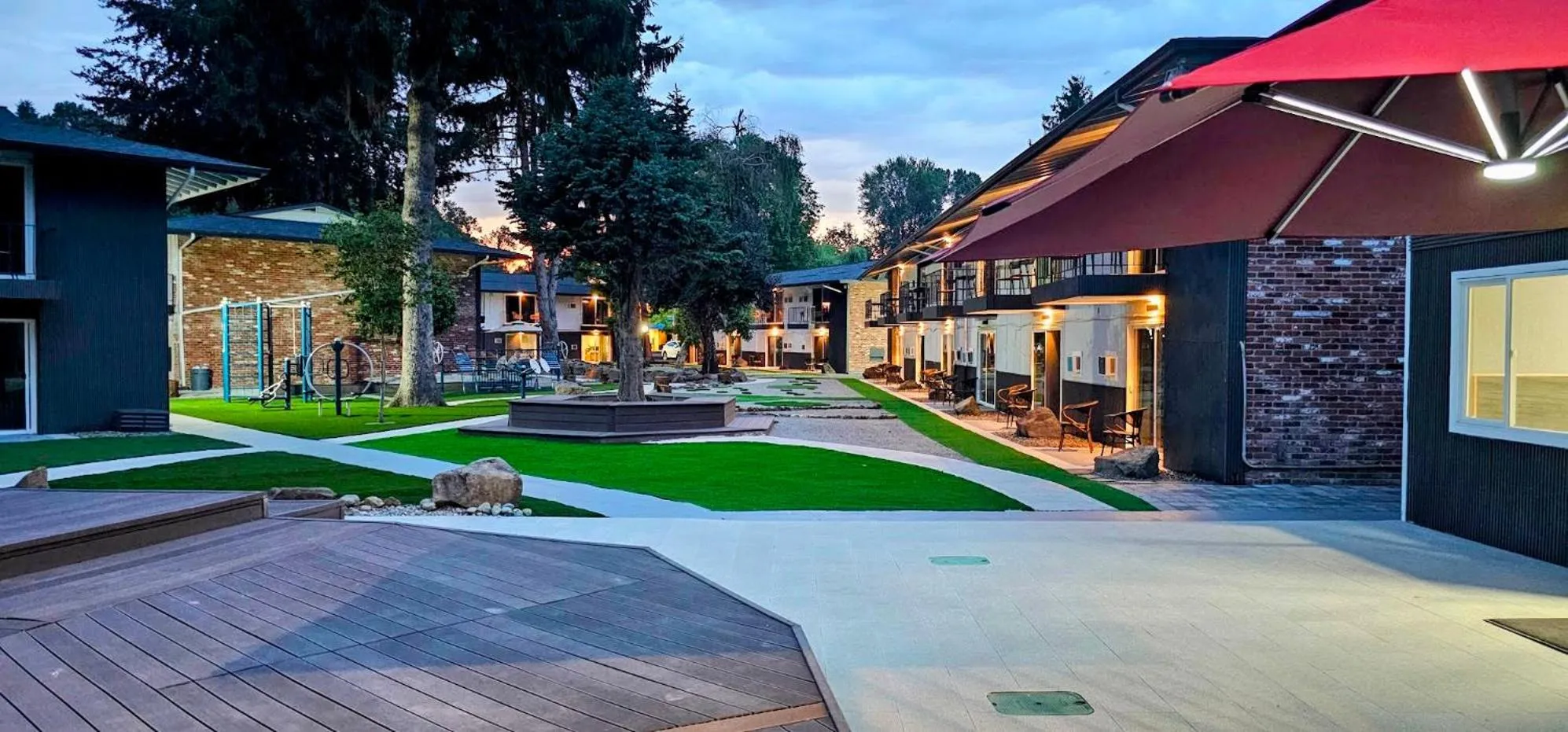 Property building in Interurban Suites Hotel