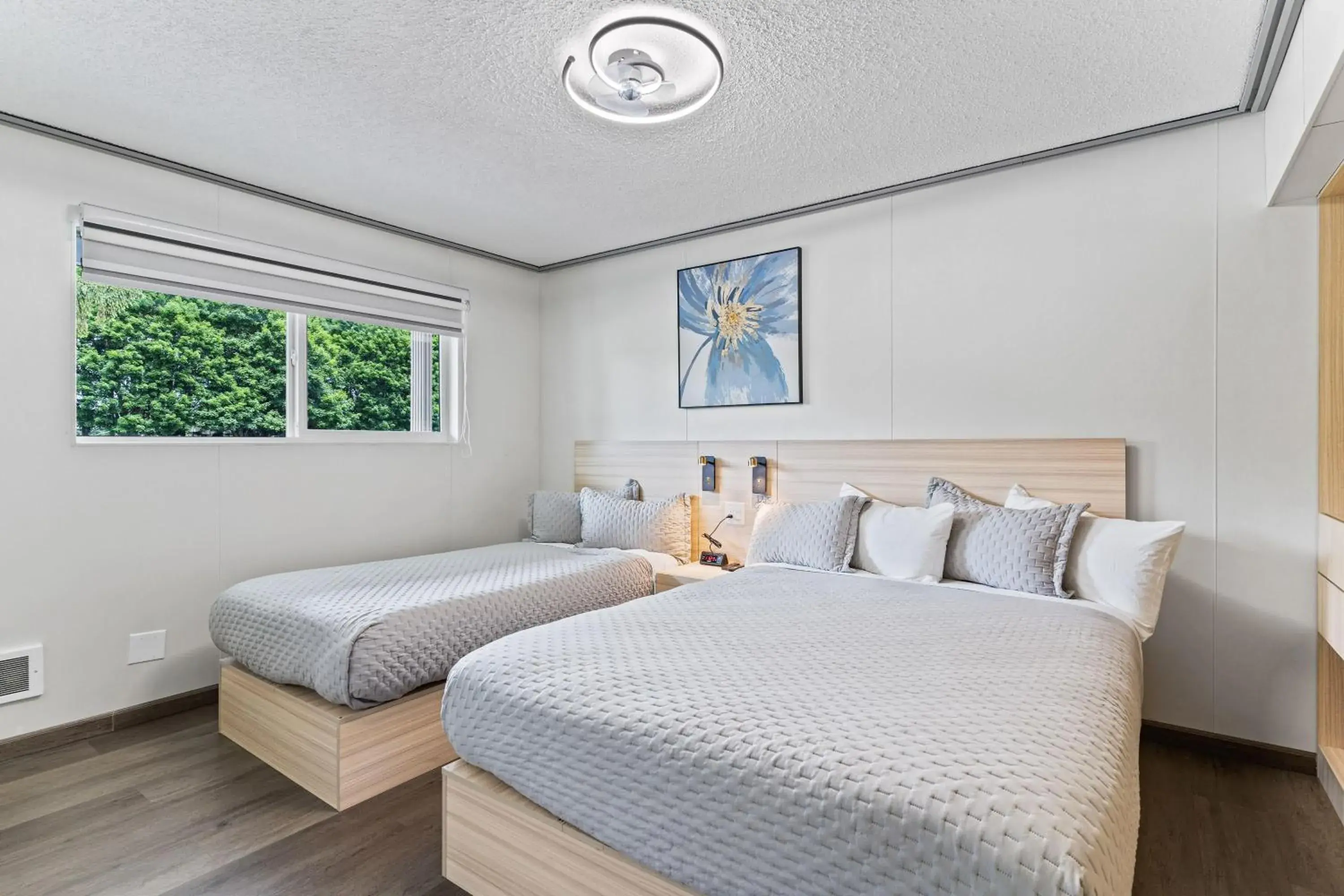 One-Bedroom Queen Suite with One Twin Bed and River View - Non-Smoking in Interurban Suites Hotel, a Dazzler Select by Wyndham One-Bedroom Queen Suite with One Twin Bed and River View - Non-Smoking in Interurban Suites Hotel, a Dazzler Select by Wyndham