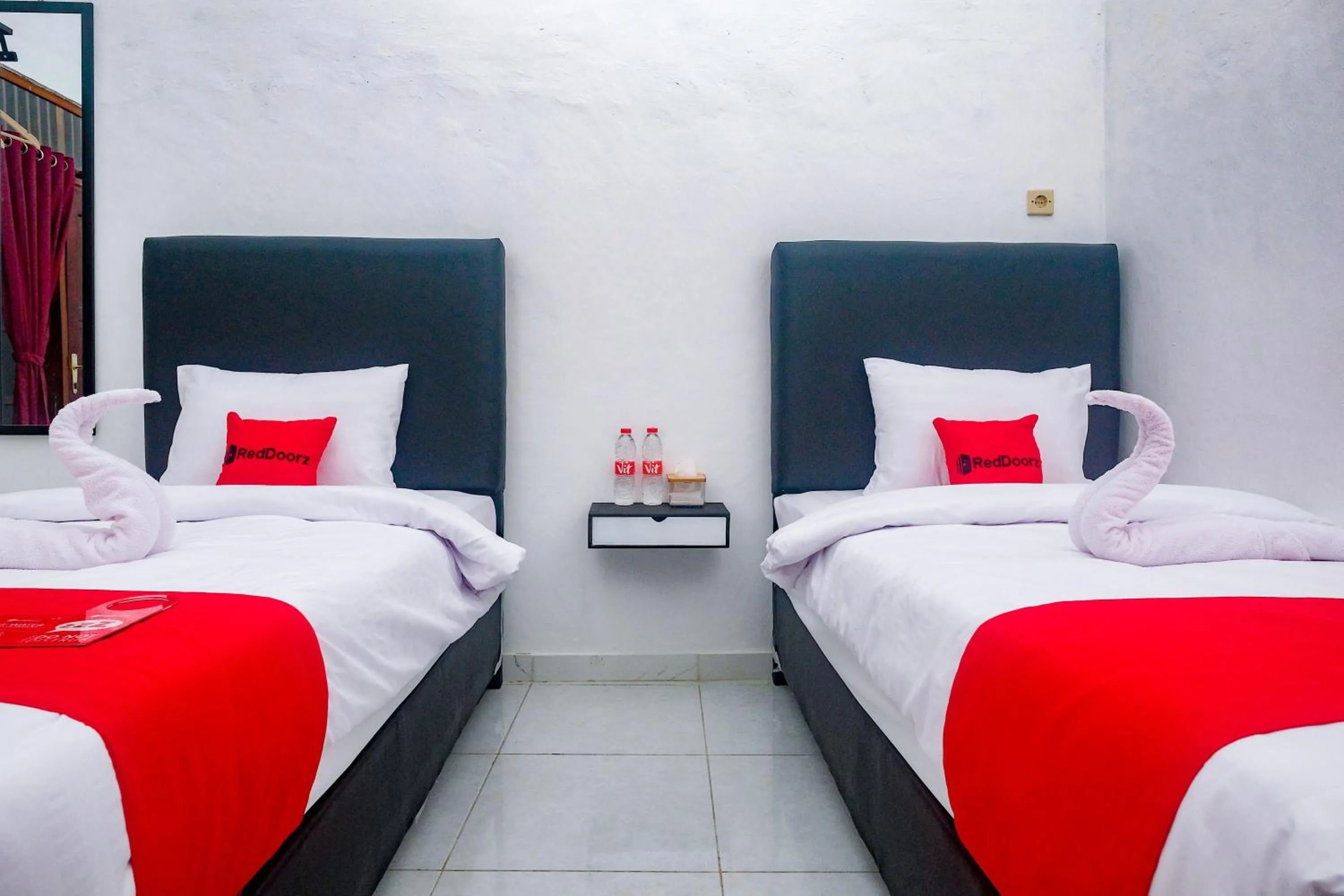 Standard Twin Room in RedDoorz near Alun Alun Klaten