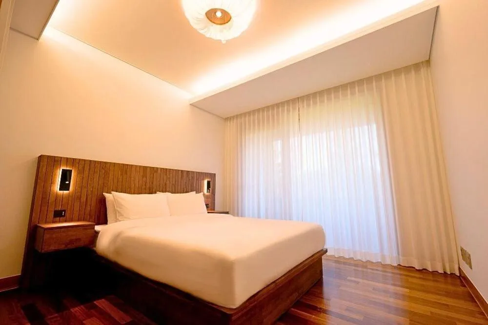 Bedroom, Bed in Le comte bleu