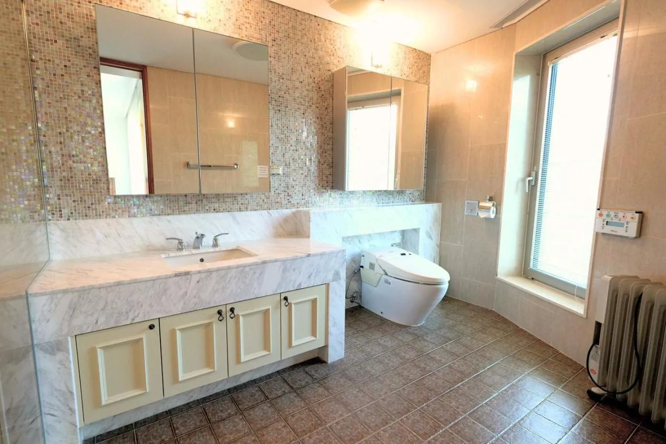 Toilet in Le comte bleu