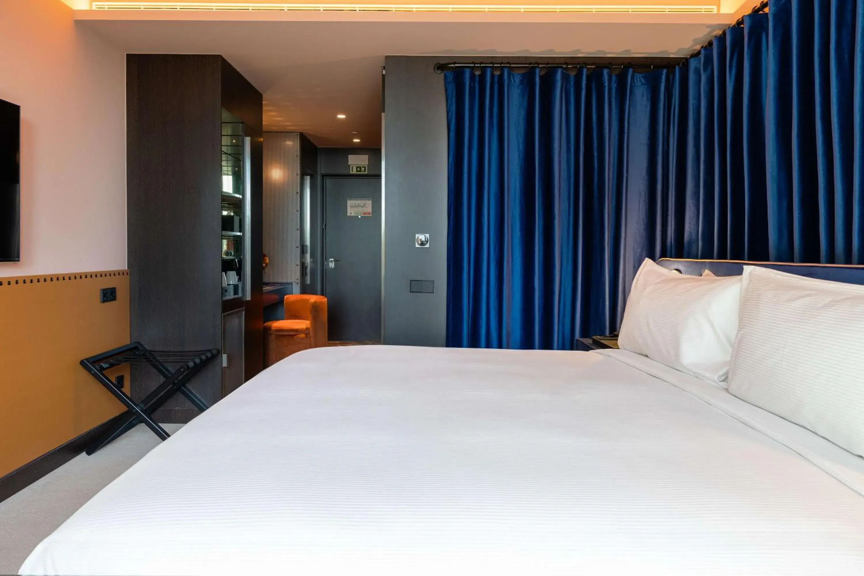 Bed in Cenica Porto Hotel, Curio Collection By Hilton Bed in Cenica Porto Hotel, Curio Collection By Hilton
