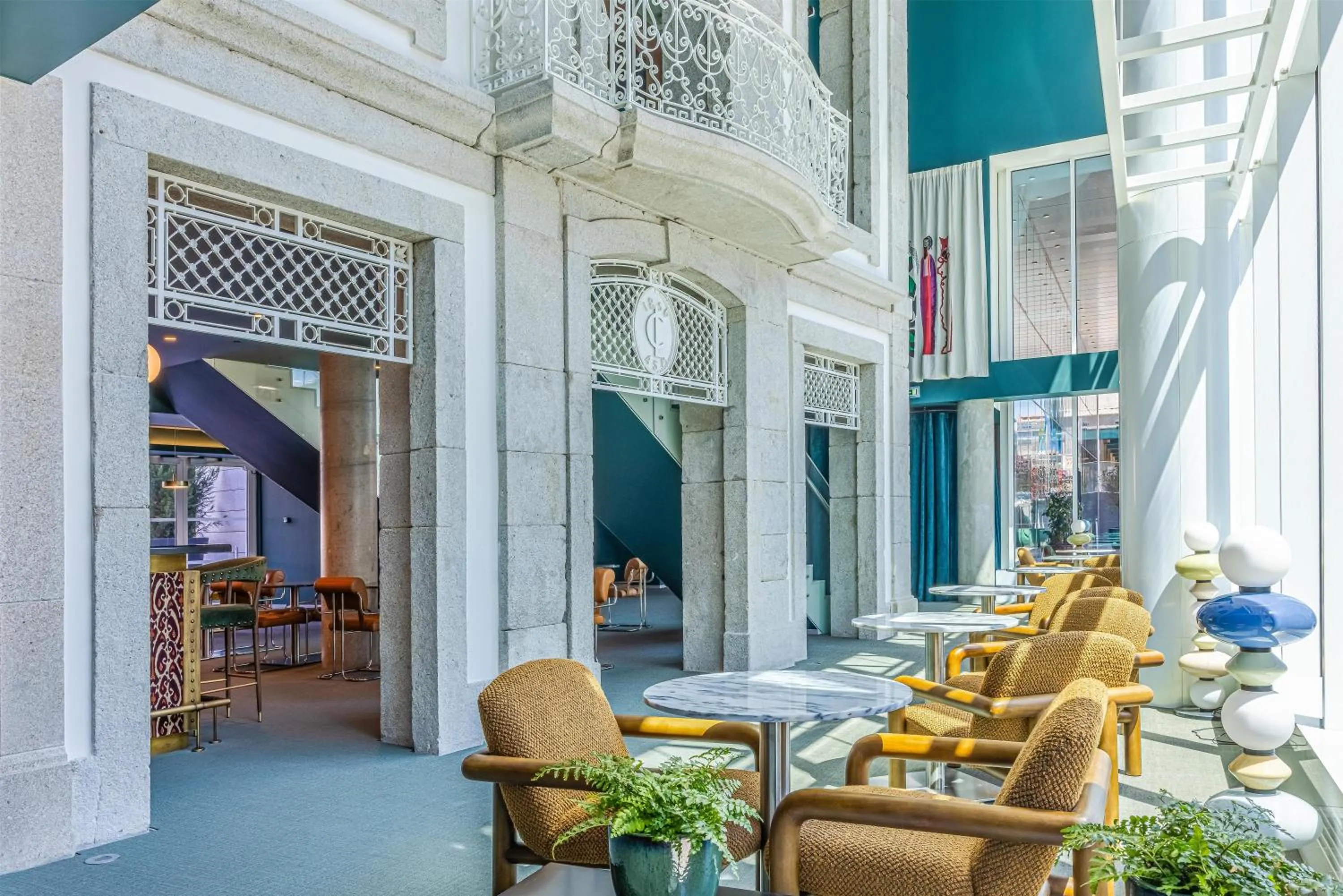 Lobby or reception in Cenica Porto Hotel, Curio Collection By Hilton