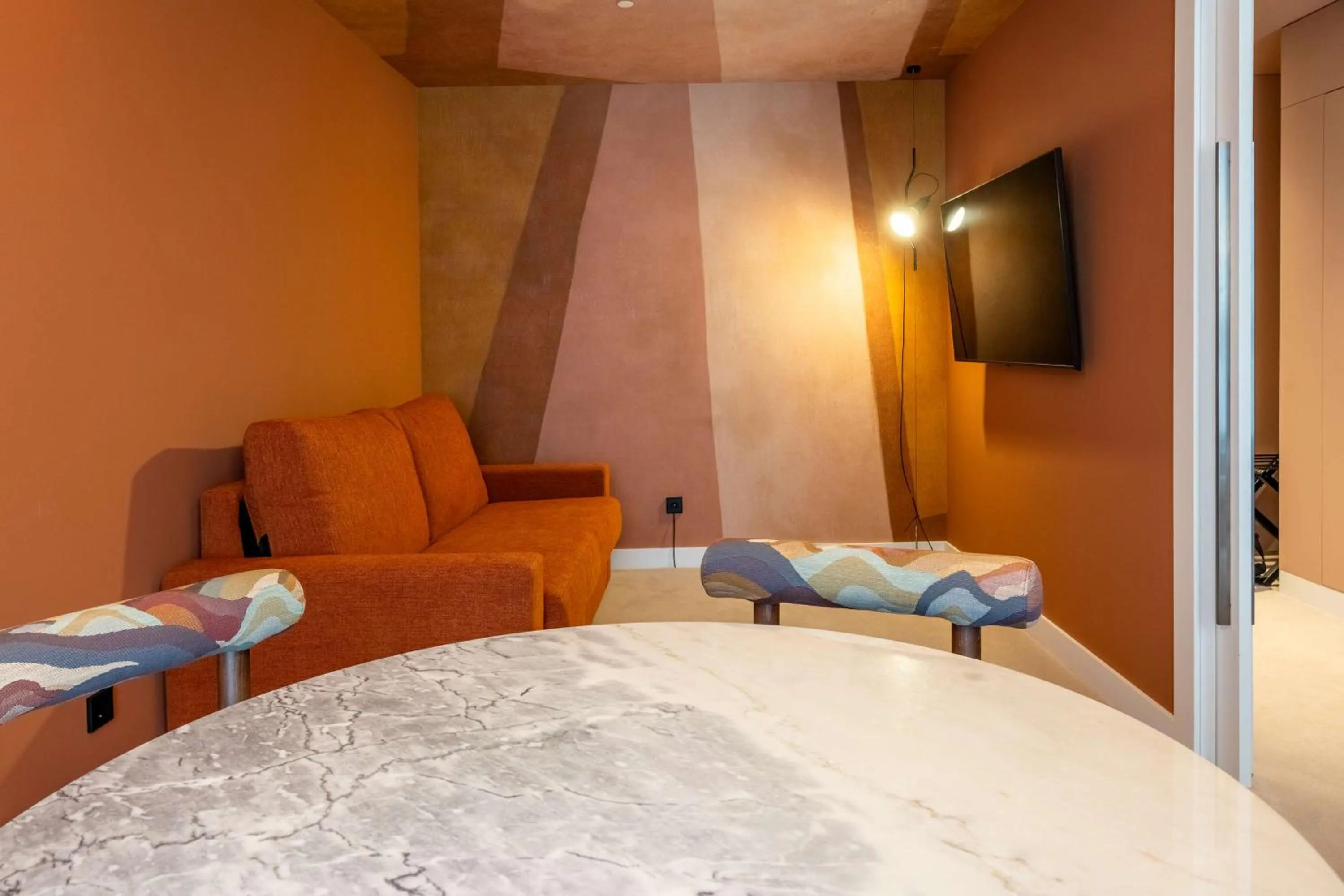 TV and multimedia, Bed in Cenica Porto Hotel, Curio Collection By Hilton