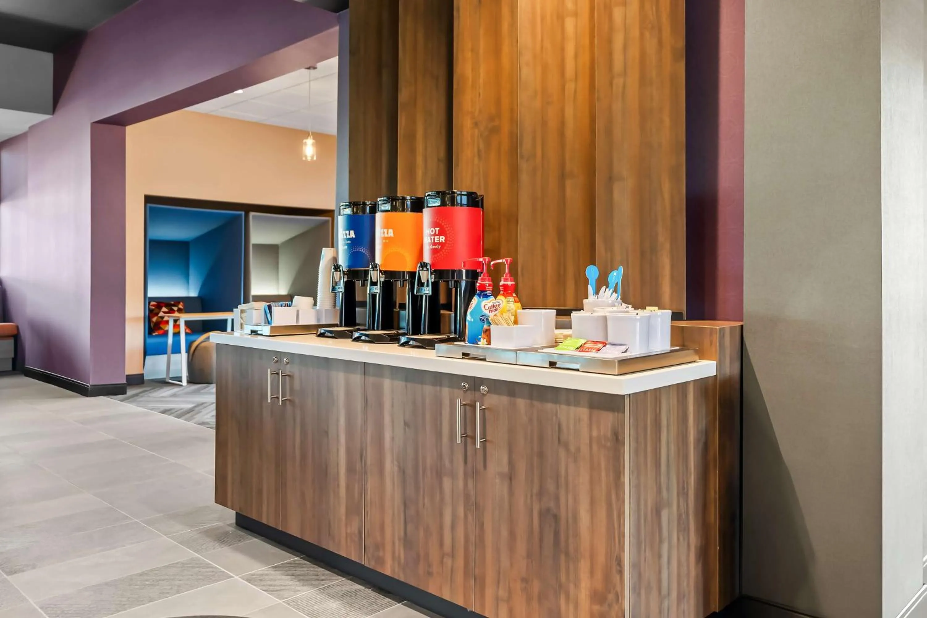 Restaurant/places to eat in Tru By Hilton Dixon