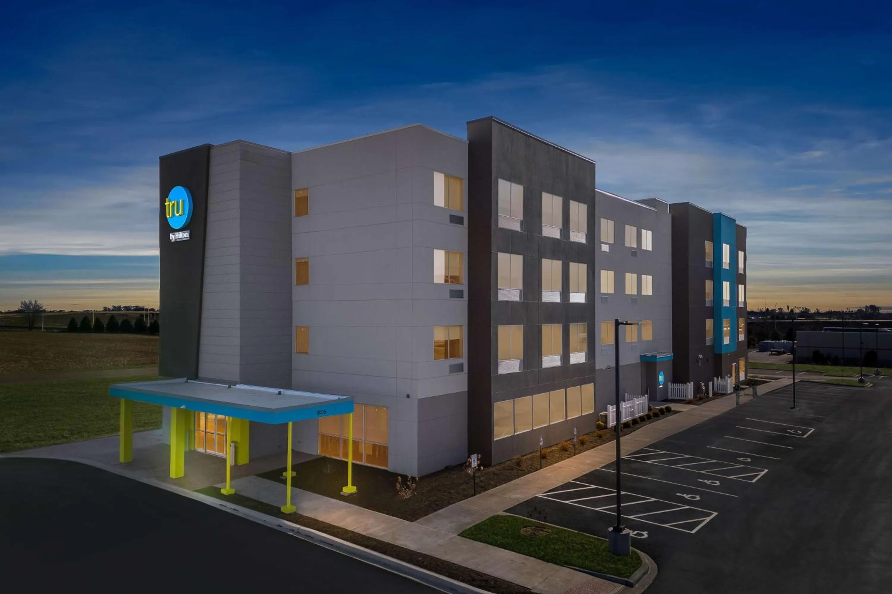 Property building in Tru By Hilton Dixon