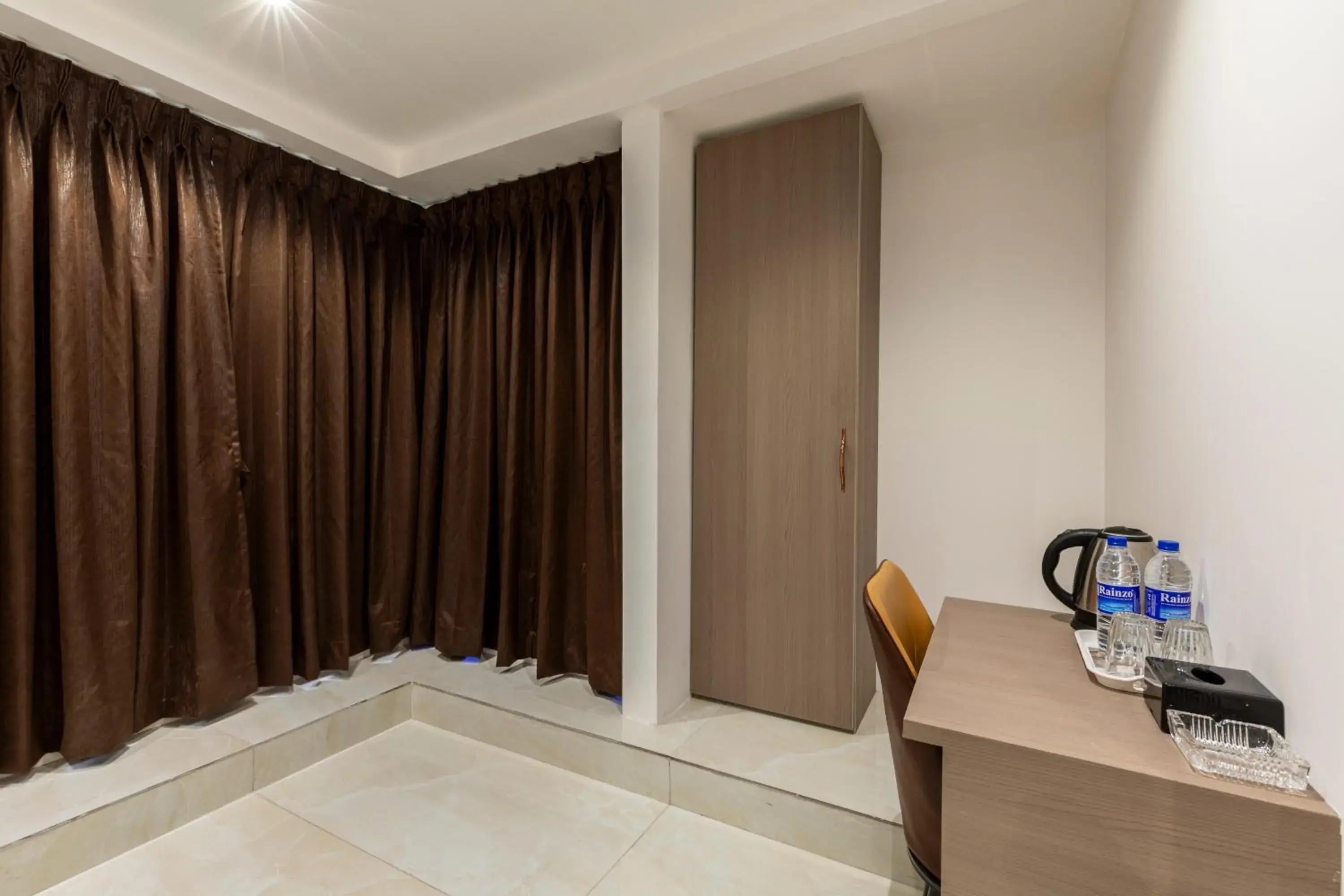 Photo of the whole room in Hotel MetroMax Andheri Photo of the whole room in Hotel MetroMax Andheri