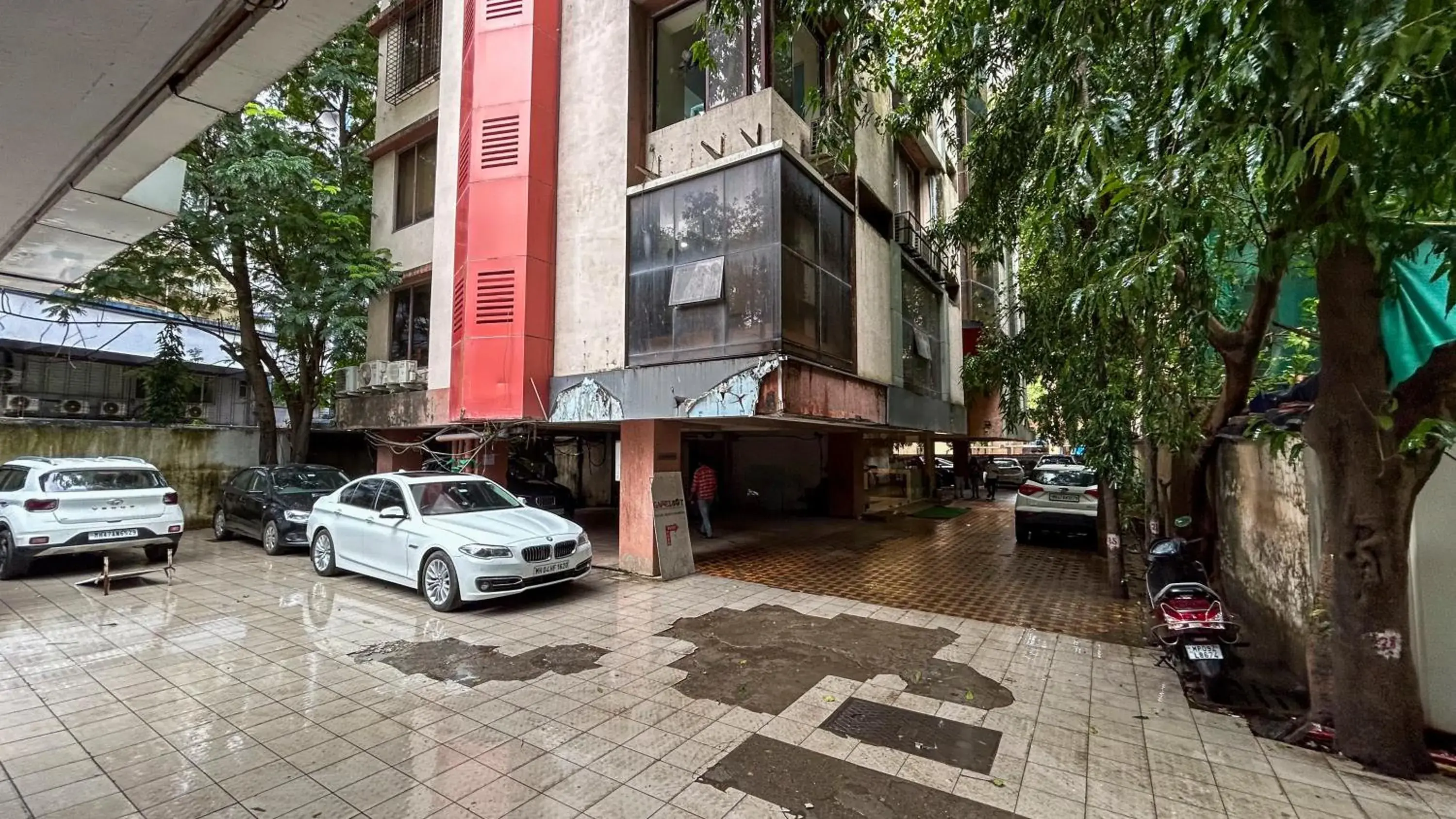 Property building in Hotel MetroMax Andheri Property building in Hotel MetroMax Andheri