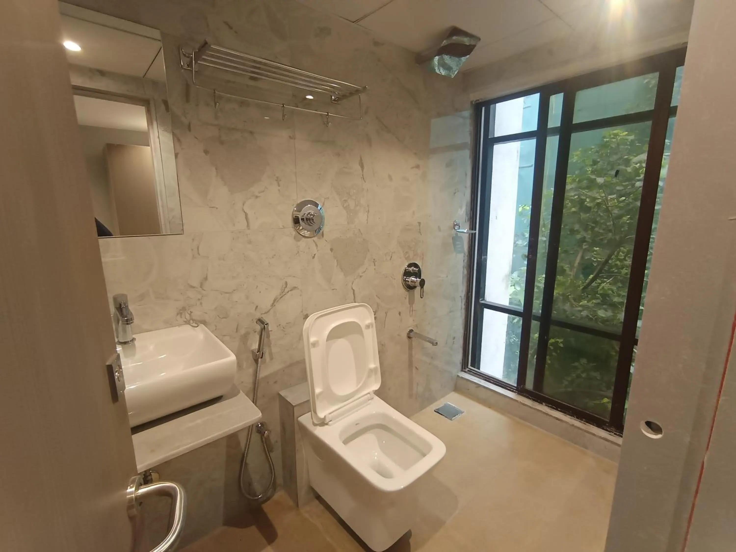 Shower in Hotel MetroMax Andheri