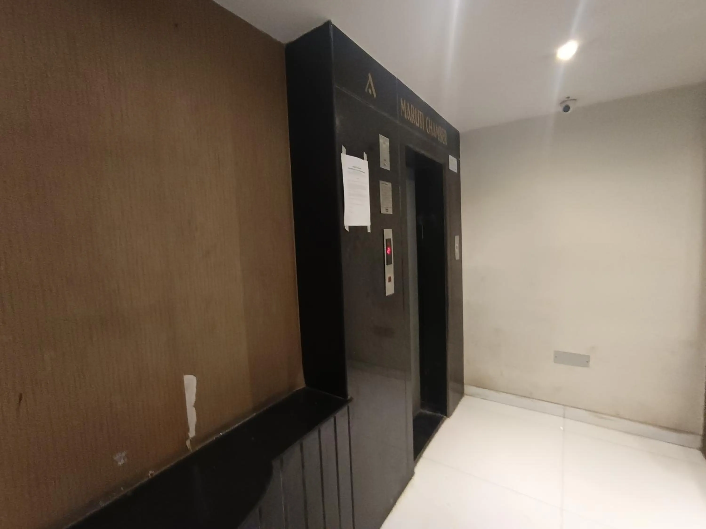 elevator in Hotel MetroMax Andheri