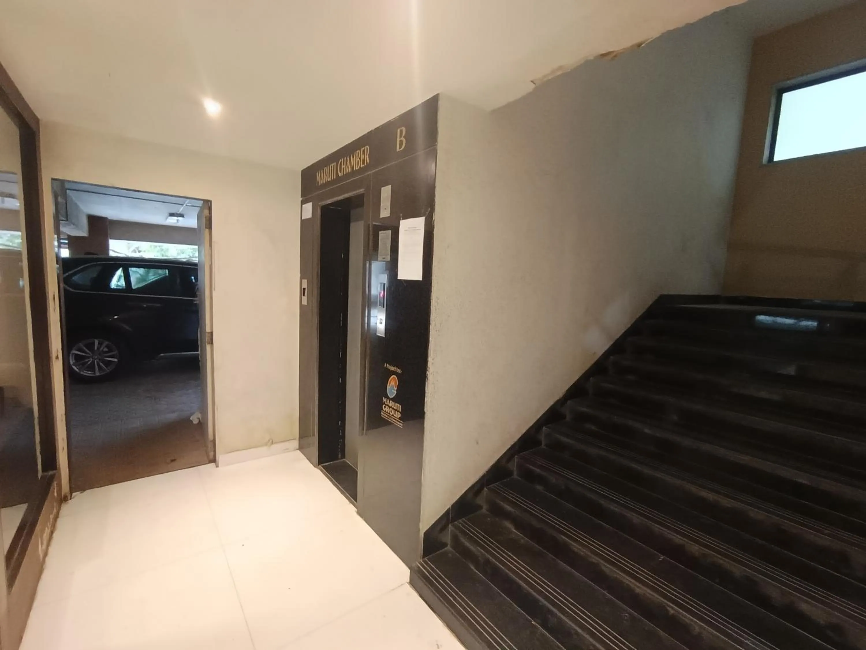 elevator in Hotel MetroMax Andheri