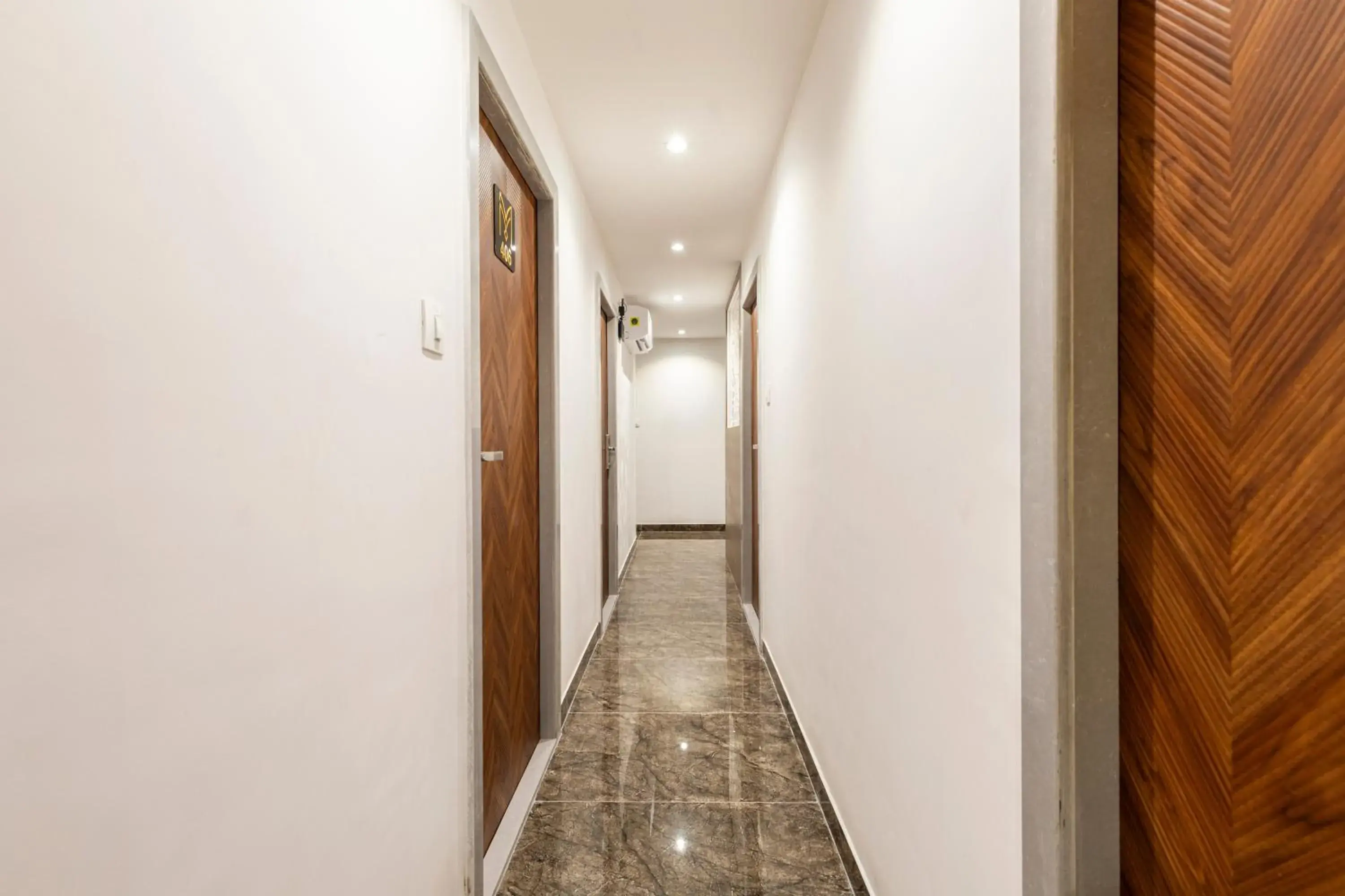 Lobby or reception in Hotel MetroMax Andheri Lobby or reception in Hotel MetroMax Andheri