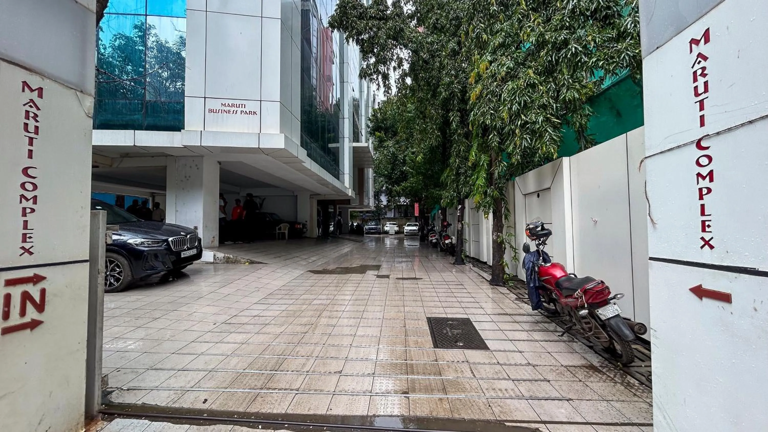 Property building in Hotel MetroMax Andheri