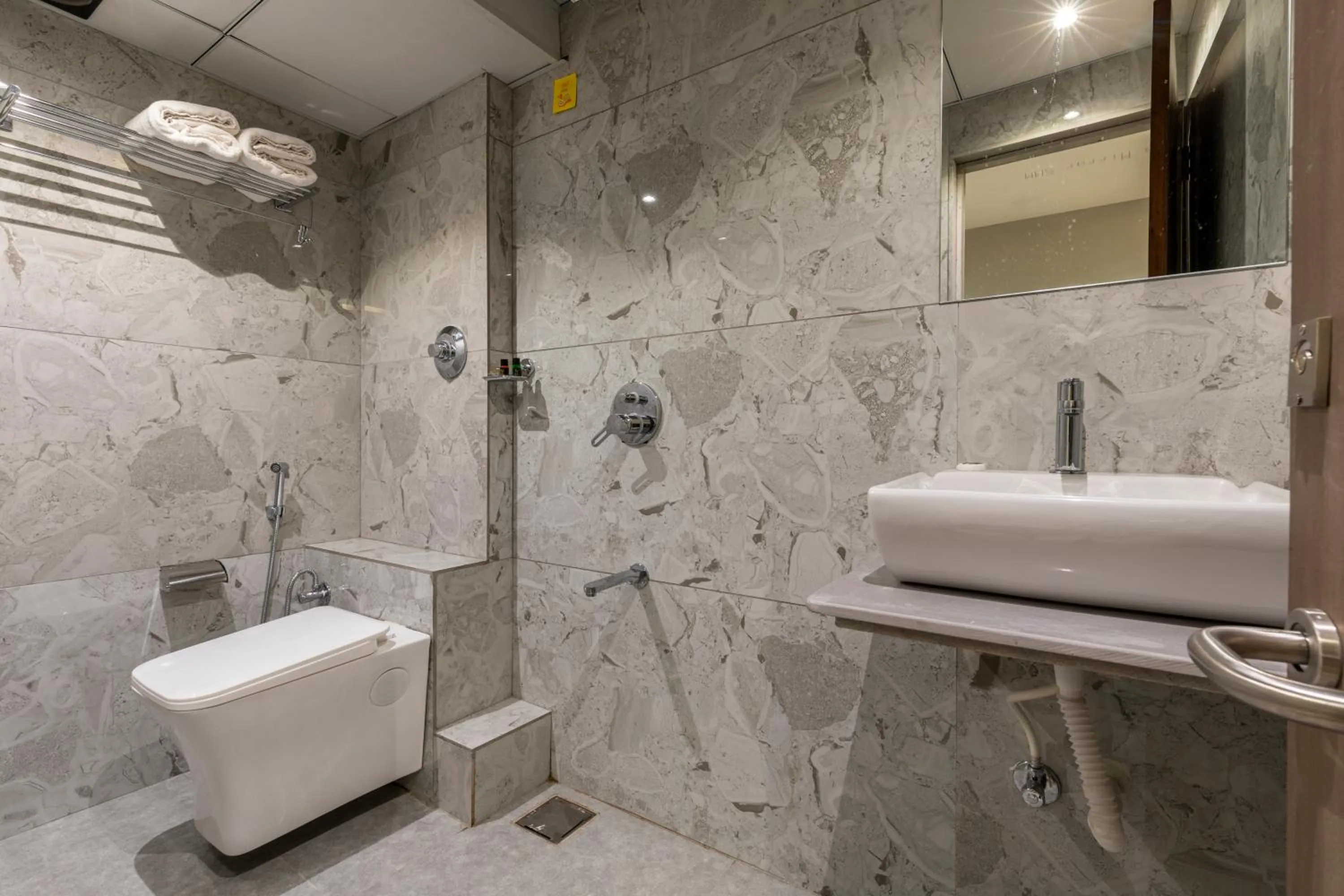 Shower in Hotel MetroMax Andheri