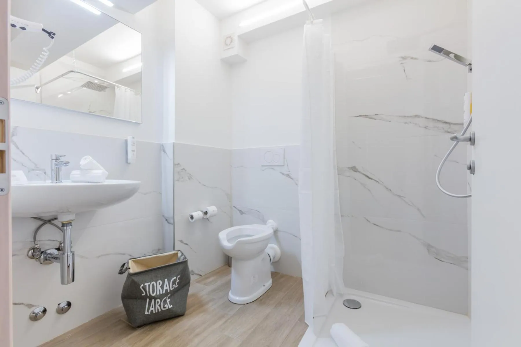 Bathroom in Hotel Miletto